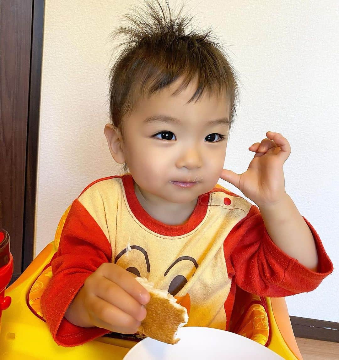 Momoeのインスタグラム：「#happy #家事 #育児 #family #家族 #boy #smile #男の子 #息子 #code #love #lucky #kids #子供 #thankyou #宝物 #ベビー #fashion #follow #心 #縁 #パパ #ママ #家族写真 #男の子ママ #赤ちゃん」