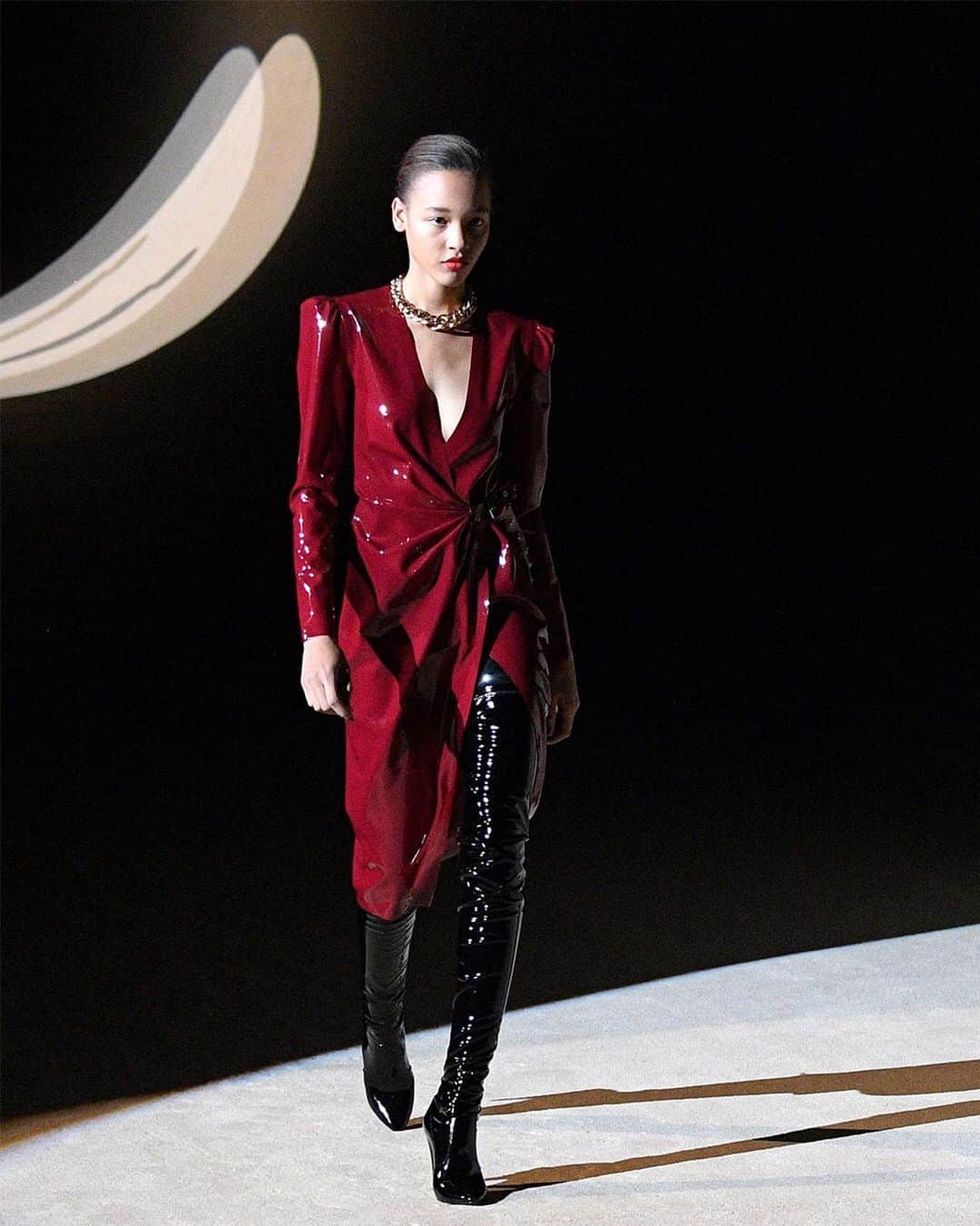 Fashion Weekのインスタグラム：「All about the drama on the @ysl F/W 2020/21 runway. ♥️ Photo by @gettyimages」