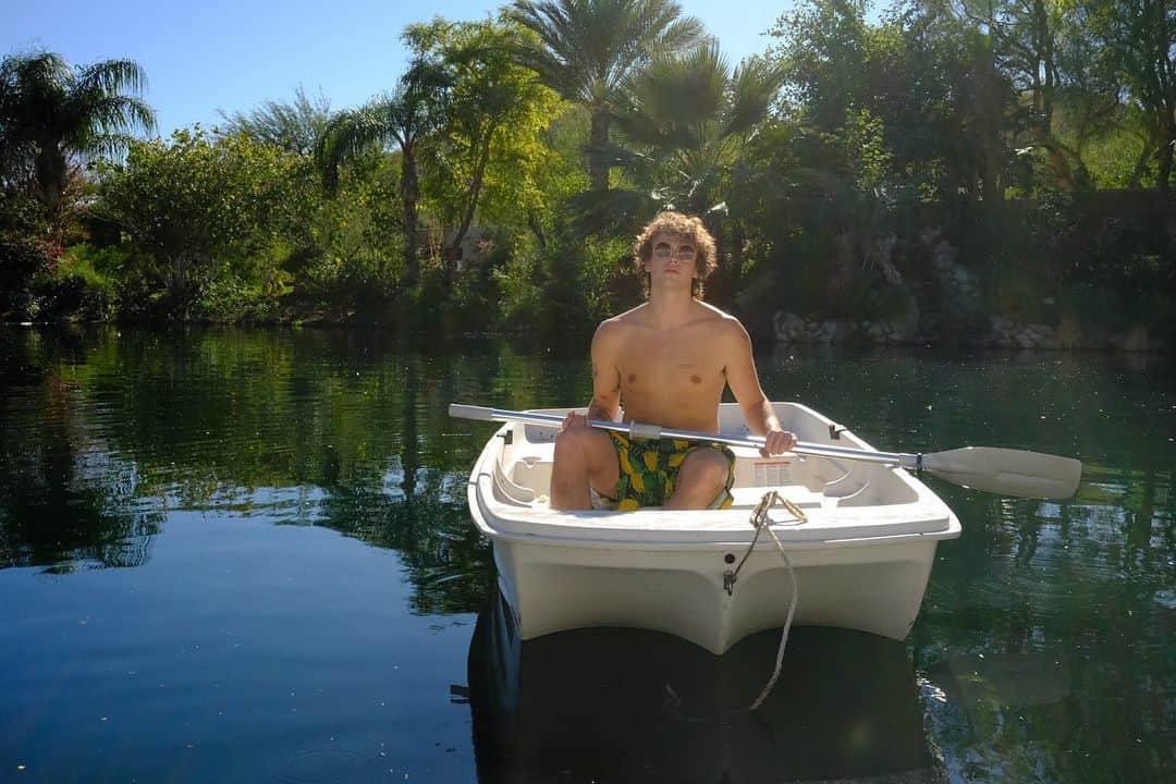 Jonahmaraisのインスタグラム：「ran away to the jungle for a couple days」