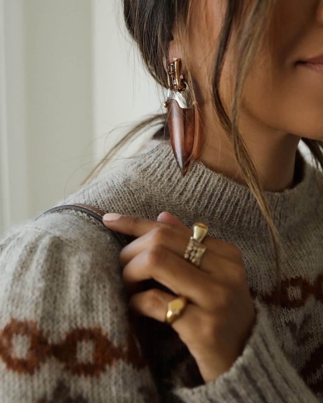 ジュリー・サリニャーナのインスタグラム：「Pretty little @chloe details. ✨ #chloegirls」