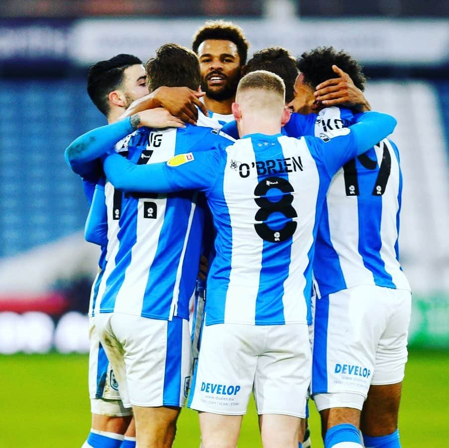 フレイザー・キャンベルのインスタグラム：「Gang 💪🏾❤️#utt」