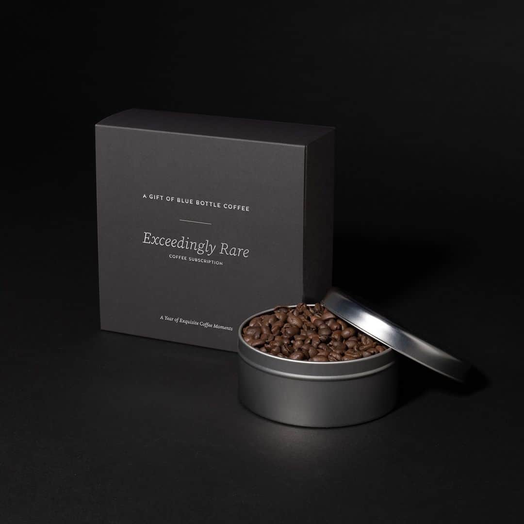 Blue Bottle Coffeeのインスタグラム：「If beautiful experiences are on your wish list for 2021, consider our newest Exceedingly Rare offering: our most premium coffee subscription, which sends you the current December 2020 release plus all four of next year’s limited-quantity releases straight to you. There are less than 100 subscriptions left, so claim yours now before it sells out.」