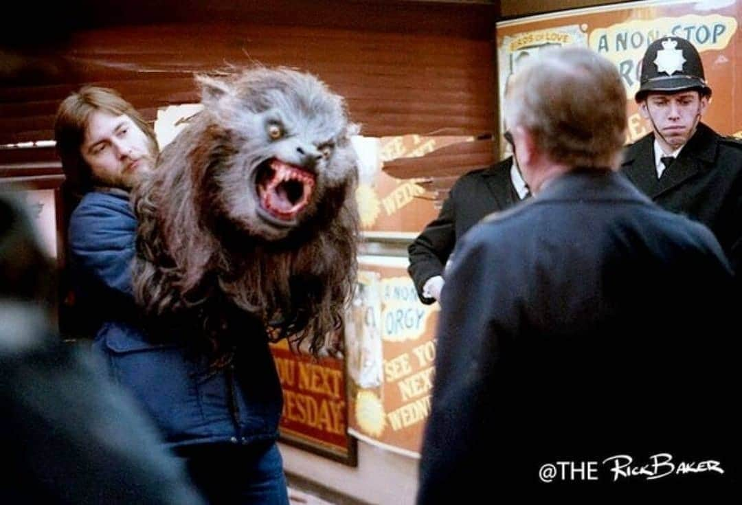 スラッシュさんのインスタグラム写真 - (スラッシュInstagram)「#Repost @vintagehorrorclub  @therickbaker on the set of An American Werewolf in London, 1981 iiii]; )'」12月6日 3時29分 - slash