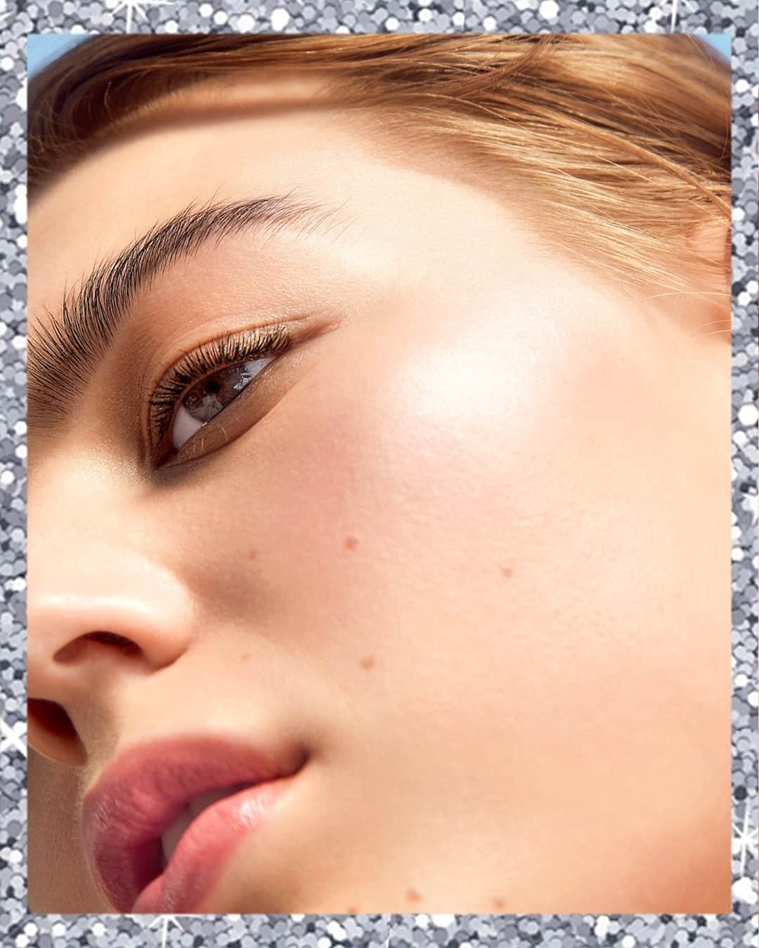 BECCAさんのインスタグラム写真 - (BECCAInstagram)「Pearl is our a soft, luminescent white highlighter for a glow you can’t miss. 🔱  #12days12waystoshimmer」12月6日 3時30分 - beccacosmetics