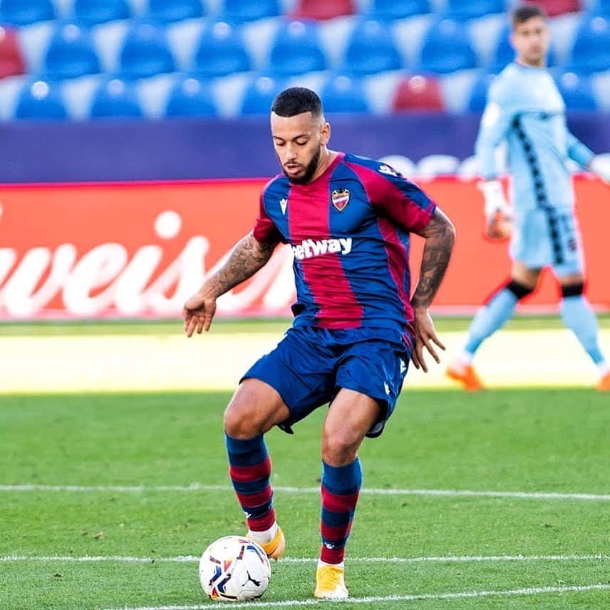 ルベン・ヴェソのインスタグラム：「Enorme el trabajo de todos! ➕3️⃣ Seguimos... 💯💯 @levanteud」