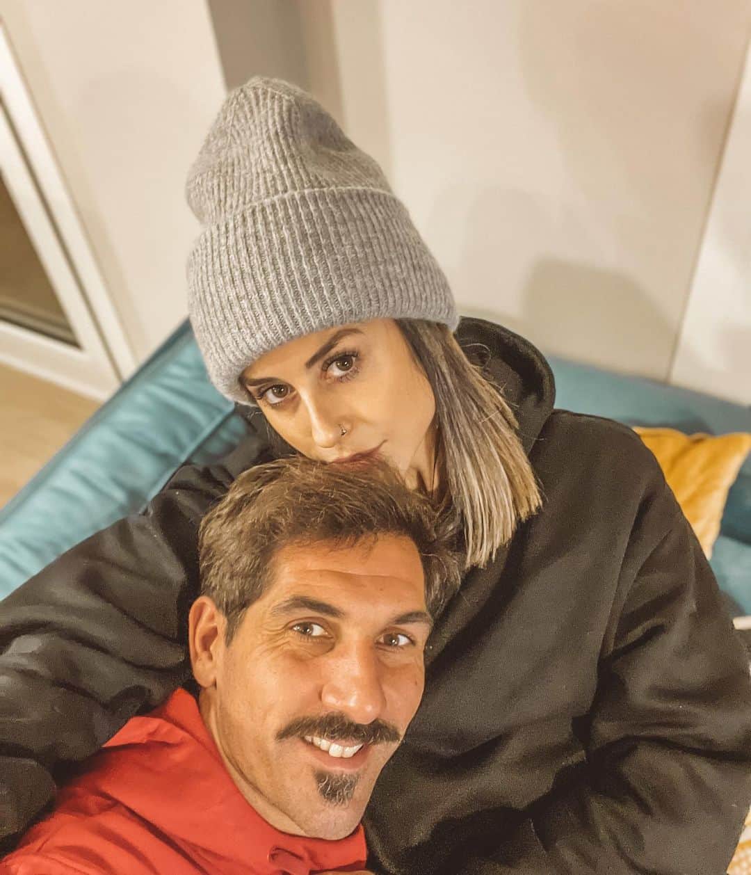ゴルカ・イライソス・モレノのインスタグラム：「No soy muy bueno expresando lo que siento...pero quiero que sepas que lo que siento por ti, es un sentimiento muy muy bonito!! ❤️❤️ #vidaenfamilia #pareja #compañerosdevida #amor #momentosunicos #livewithyou」
