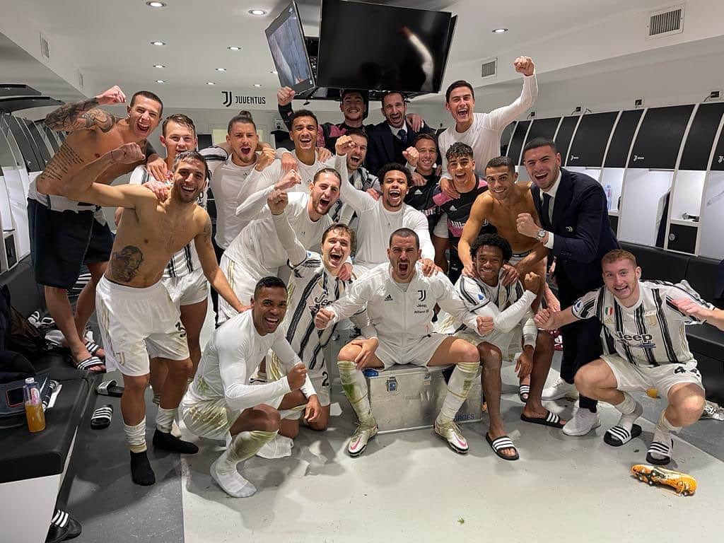 アルバロ・モラタのインスタグラム：「FINO ALLA FINE!!! te lo dije @bonuccileo19 ⚪️⚫️😜」