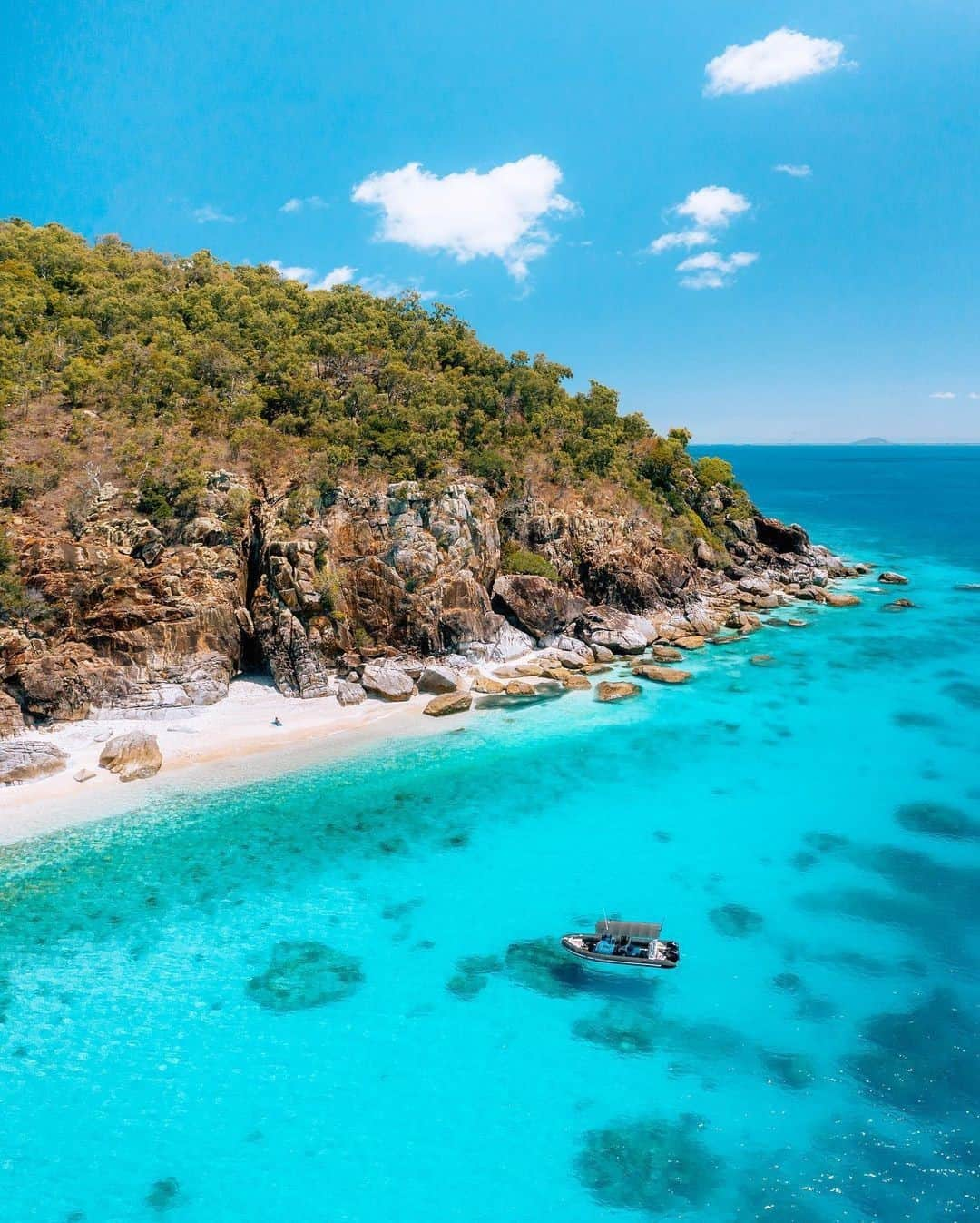 Australiaさんのインスタグラム写真 - (AustraliaInstagram)「Looks like @orpheusisland is the perfect place to soak up some vitamin sea ☀️🏝️ @jamesvodicka was lucky enough to enjoy this secluded, private island beach during his stay at #OrpheusIsand in the @gbrmarinepark. This tranquil @queensland hideaway is accessible only by helicopter or private charter and is surrounded by national park where you can pitch a tent in one of the three camping spots or stay in luxury at the #OrpheusIslandResort. The island is also fringed by coral reefs which are perfect for swimming and snorkelling – keep an eye out for the resident turtles 🐢 and harmless reef sharks. #seeaustralia #thisisqueensland #townsvilleshines #holidayherethisyear」12月6日 4時00分 - australia