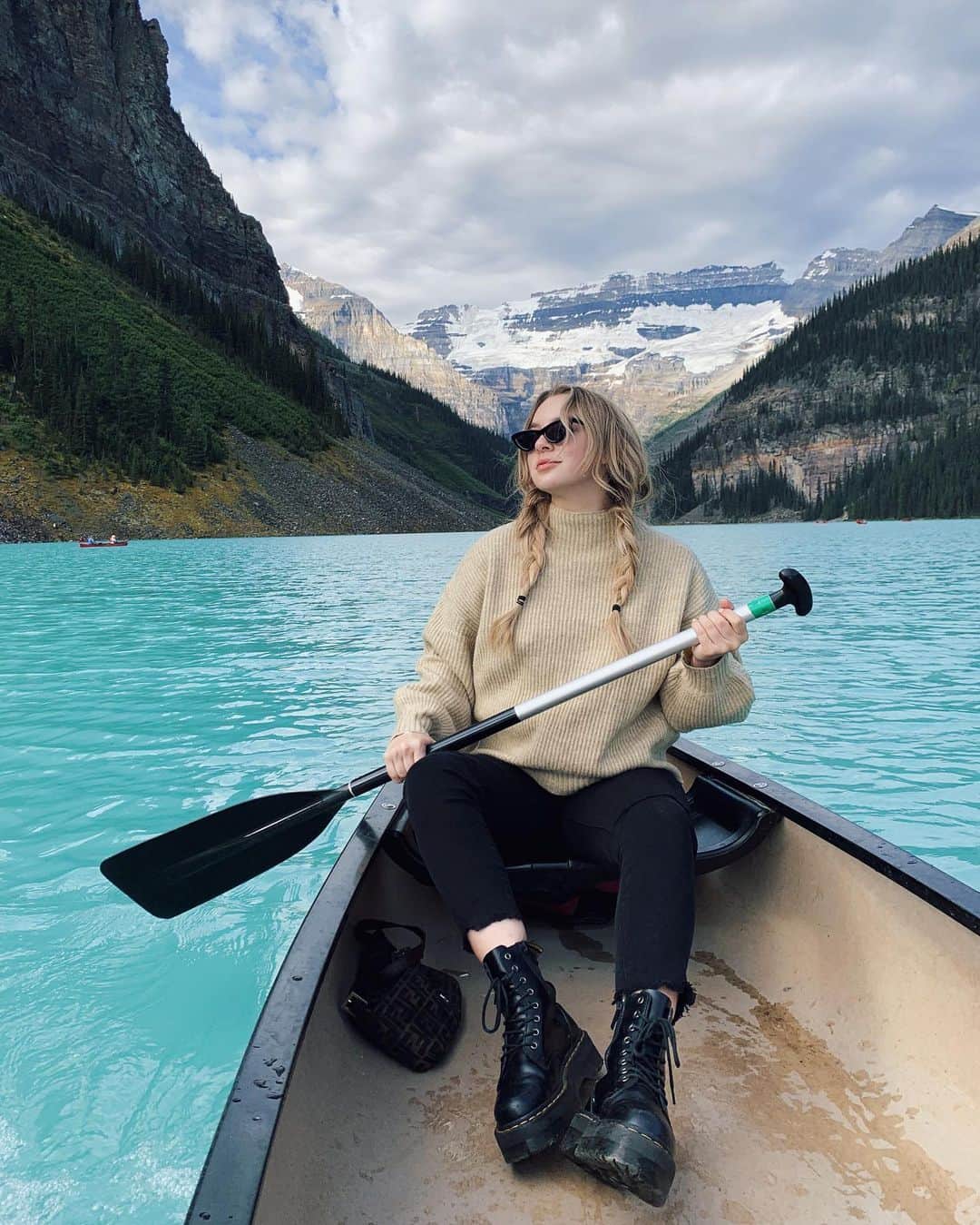 アレクサ・ロジーのインスタグラム：「I’ll be over here living in my memories because we have no clue when Canada will let Americans back in for visits. I honestly can’t blame them.」