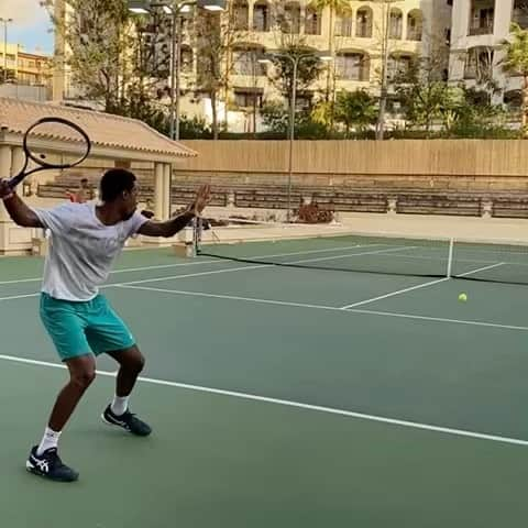 ガエル・モンフィスのインスタグラム：「☄️🎾」