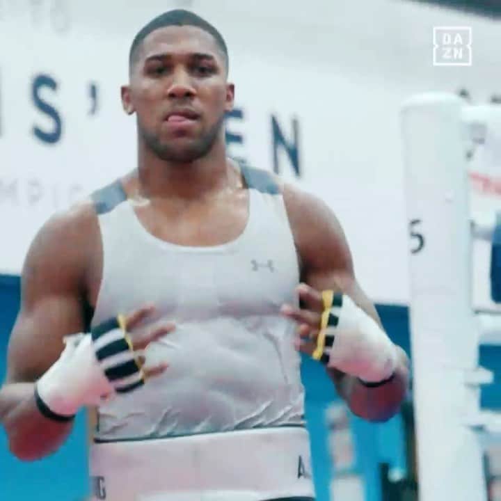 アンソニー・ジョシュアのインスタグラム：「Right now everything else is irrelevant 🧨 @daznboxing」