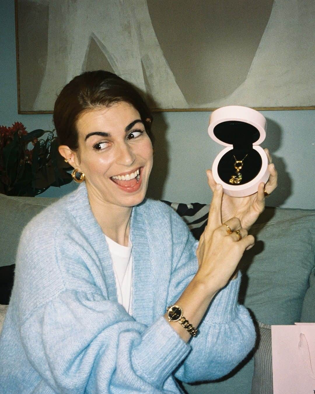 トウスのインスタグラム：「Every Christmas the same gifts. Isn’t it wonderful? #NormalChristmas #StayTender #TOUSJewelry」