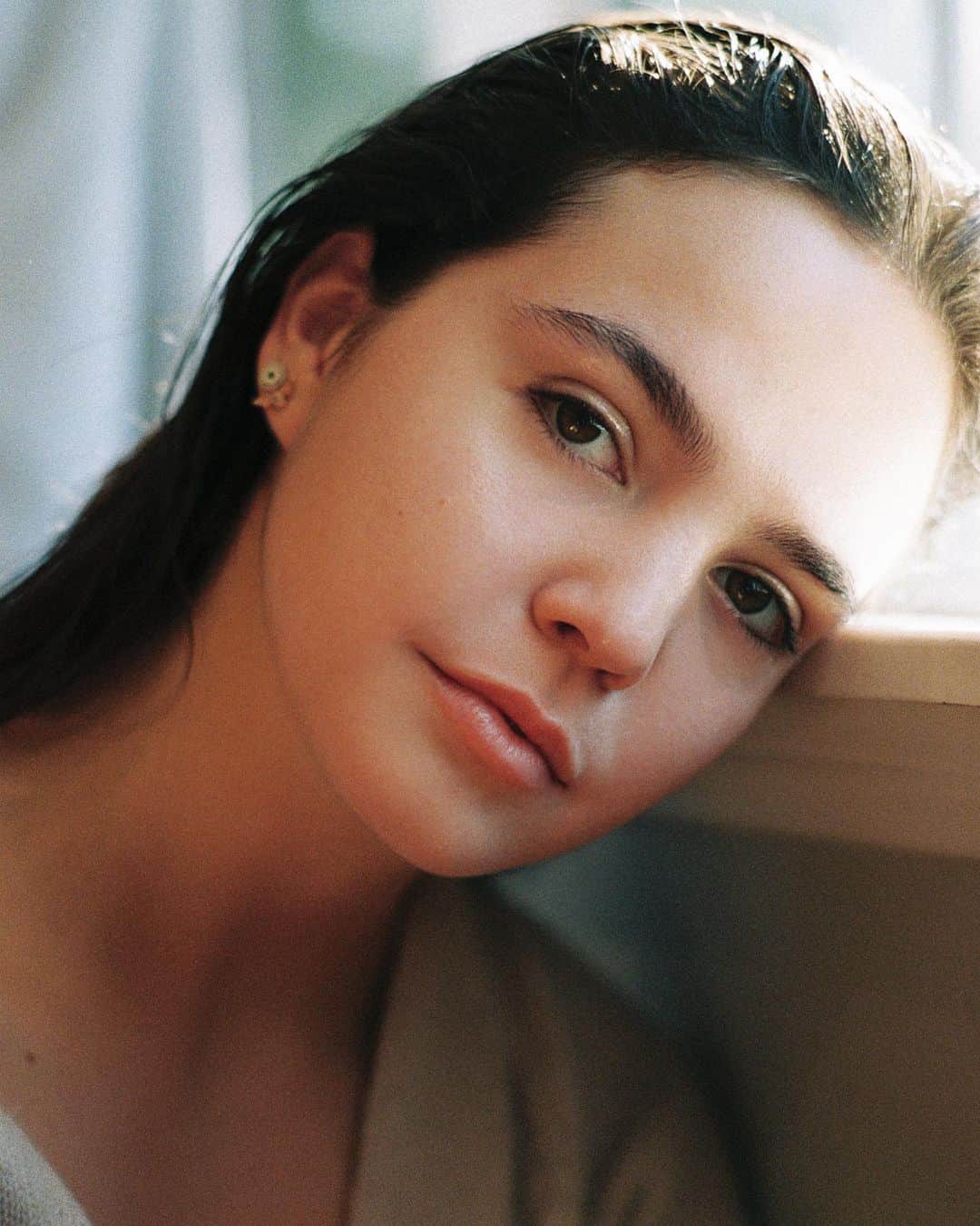 ベイリー・マディソンのインスタグラム：「Golden days with @cibellelevi on 🎞. Thank you for capturing me in my rawest self. 💕」