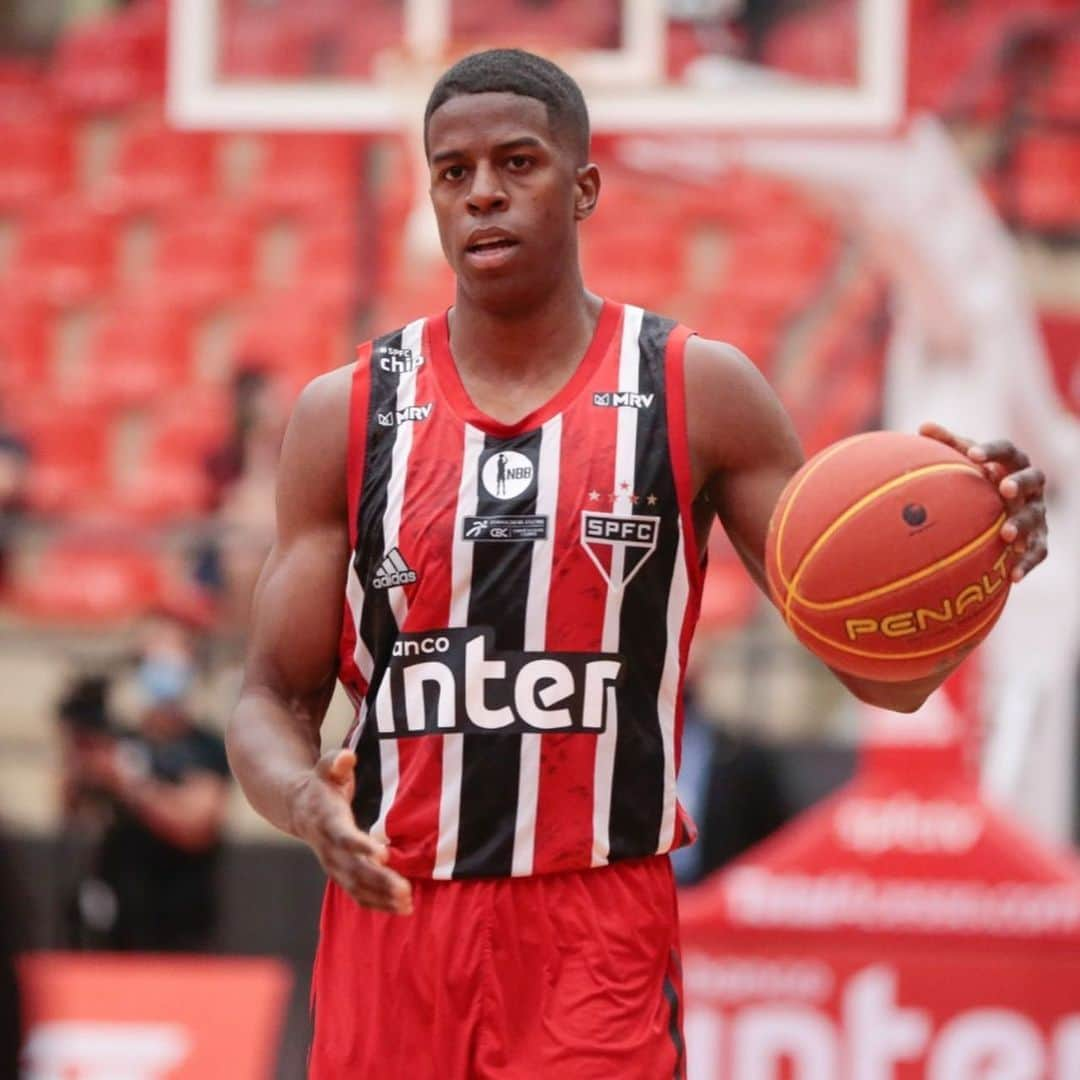 São Paulo FCさんのインスタグラム写真 - (São Paulo FCInstagram)「🔥 #BasqueteTricolor embalado! ⠀⠀⠀⠀⠀⠀⠀⠀⠀ Pato Basquete 71 x 80 São Paulo, no Ginásio do Morumbi, pelo @nbb. Foi a segunda vitória consecutiva do Tricolor, com mais uma atuação decisiva de @georgelucas14, que atingiu a maior pontuação de sua carreira no NBB: 2️⃣7️⃣ pontos! ⠀⠀⠀⠀⠀⠀⠀⠀⠀ Os destaques: >> Georginho (27 pontos e 13 rebotes) >> Lucas Mariano (18 pontos e 4 rebotes) >> Bennett (14 pontos e 7 assistências) ⠀⠀⠀⠀⠀⠀⠀⠀⠀ #BasqueteTricolor #VamosSãoPaulo 🇾🇪 ⠀⠀⠀⠀⠀⠀⠀⠀⠀ 📸 Marcelo Zambrana / LNB」12月6日 5時02分 - saopaulofc