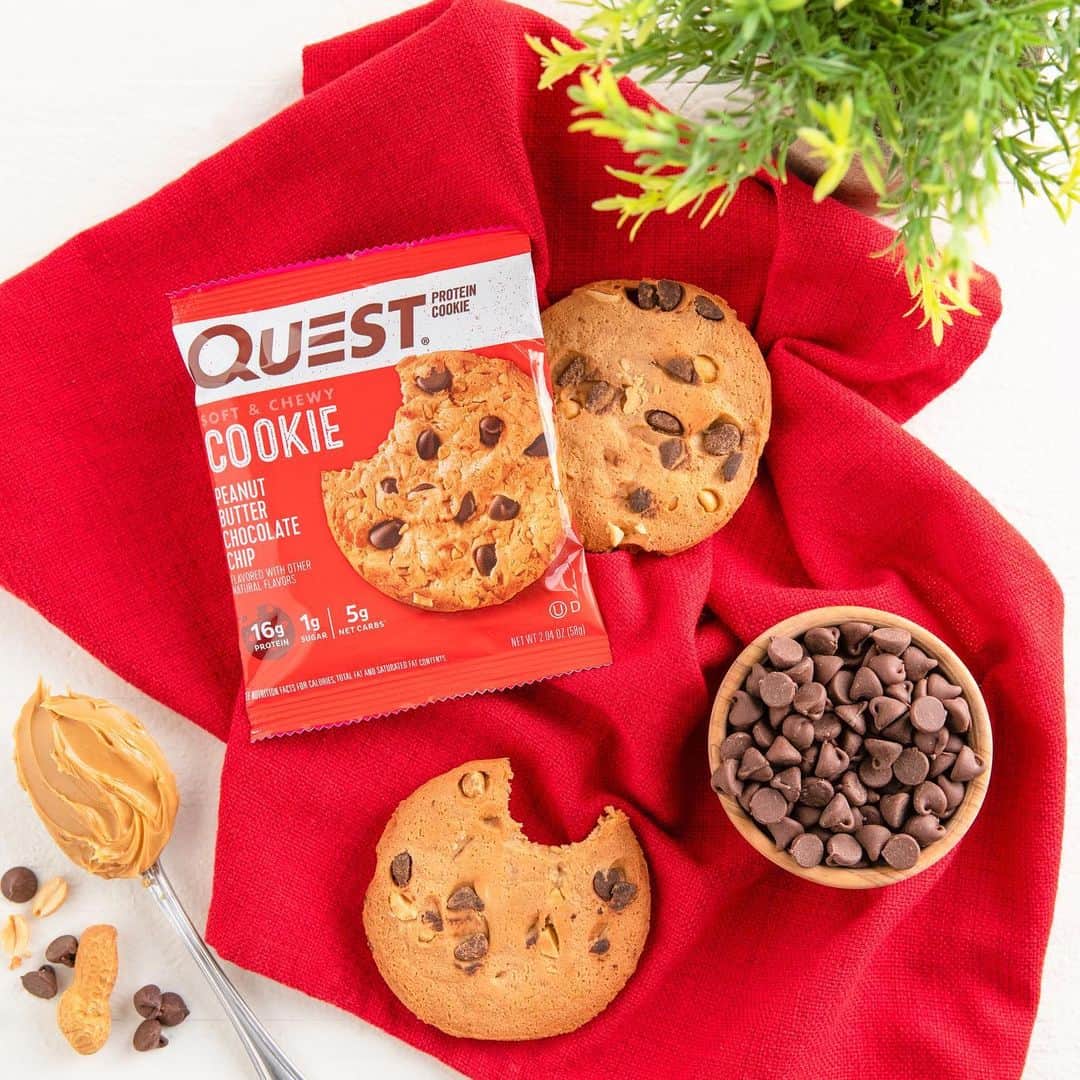questnutritionさんのインスタグラム写真 - (questnutritionInstagram)「Allow us to reintroduce ourselves. Available in five delicious flavors. What’s your fav? 💪🍪#OnaQuest #QuestNutrition #QuestCookie」12月6日 5時45分 - questnutrition
