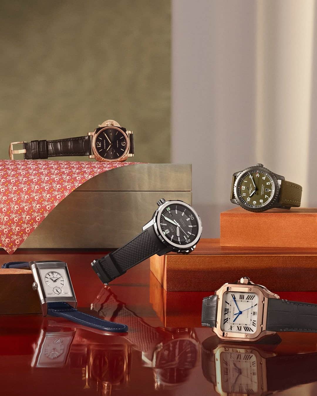 MR PORTERのインスタグラム：「When it comes to watches, you've been enticed by the latest new thing: a collaboration with a Japanese denim brand, or a bronze-cased, green-dialled number with swappable straps, and that’s cool. But after a while, you’ll look at your watch collection and realise you lack a straight-up, no-nonsense dive watch, or a dress watch that’ll do you, your son and his son proud. We can fix that. Head to the link in bio for our seven classics to consider – plus some indispensable accessories to go with them. And if you're just starting out in watches, these will also serve as the ideal foundations on which to build a collection. #MRPORTERwatches」