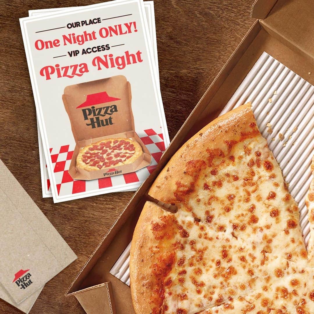Pizza Hutのインスタグラム：「Welcome to pizza night. Question is, who’s coming? Tag below to let 'em know.」