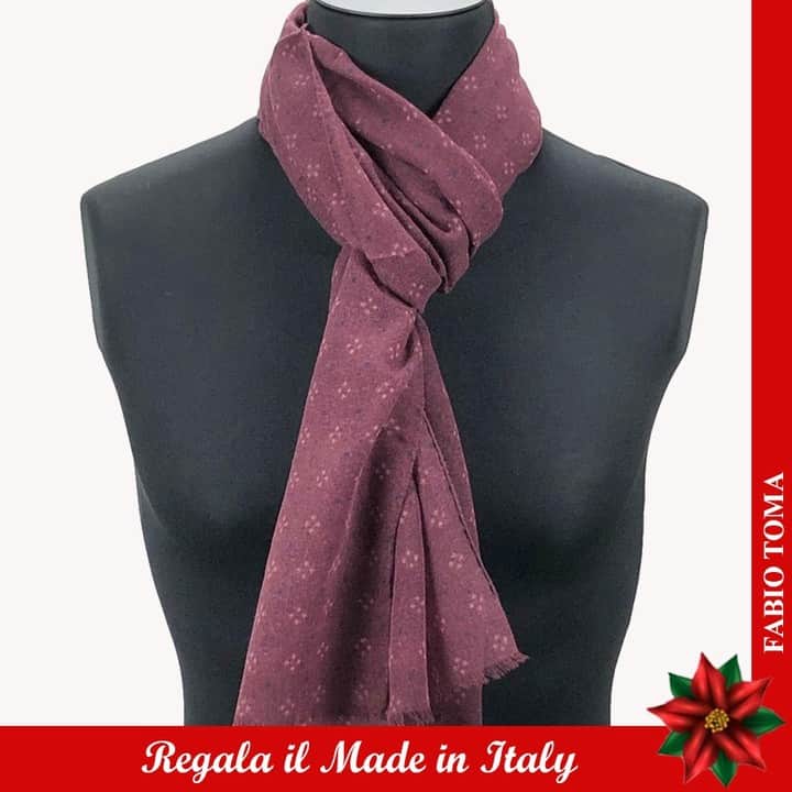 のインスタグラム：「Qualità ed eleganza anche d'inverno.   shop@fabiotoma.com https://www.fabiotoma.com/store/  #xmas2020 #fashion #italy #style #mrket #pittiuomo #nyc #instagood #handsome #girlinsuit #pitti #suitedup #fabiotoma #camicie #cravatte #foulard #sciarpe  #cinture #gilet #Pantaloni #Completi #tshirt #bracciali #classywomen #tie #giftsideas #giftsforhim」