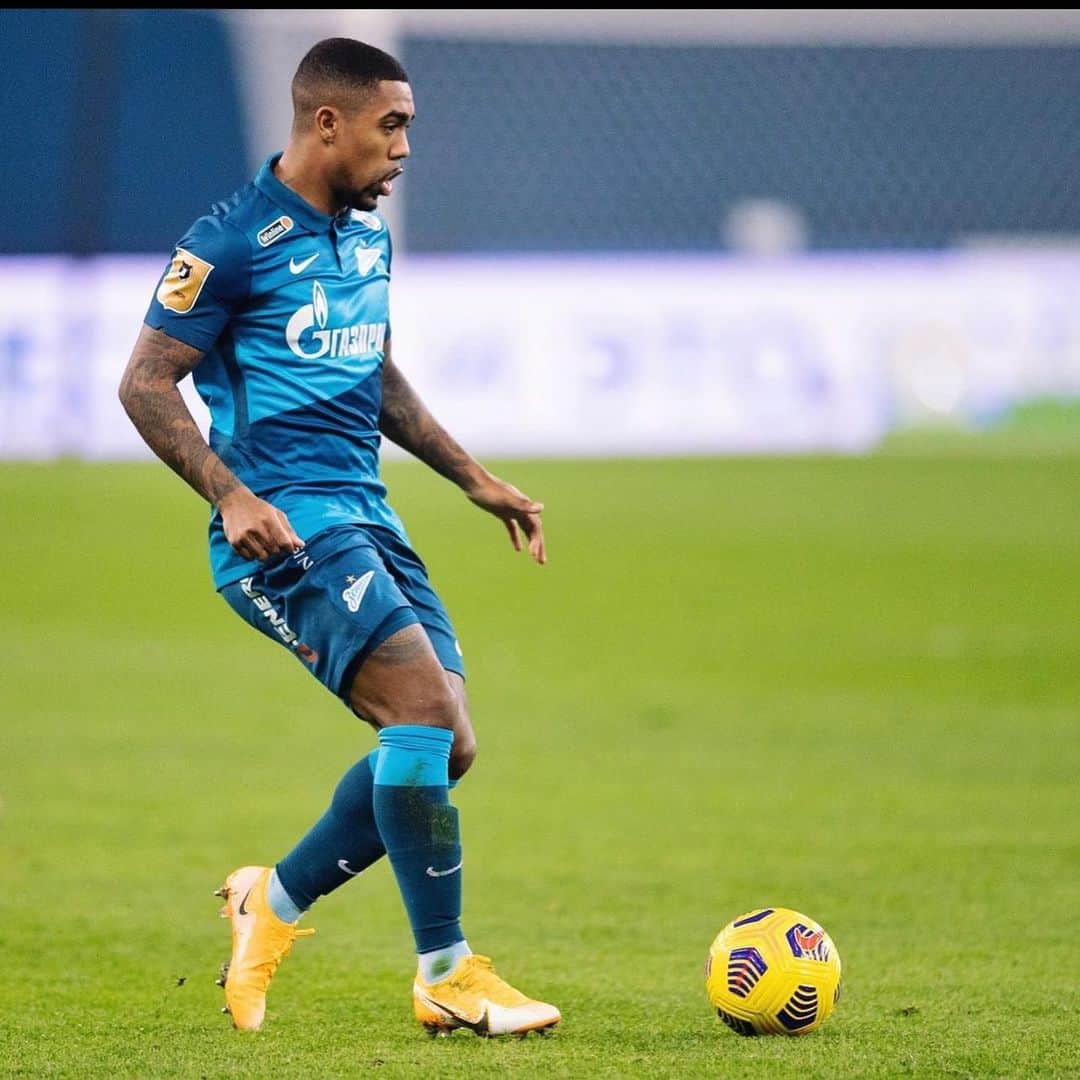 マウコム・フィリペ・シウヴァ・デ・オリヴェイラのインスタグラム：「Grande vitória , todos de parabéns 🎉💪🏾💙🤍⚽️ +3 #DavaiZenit」