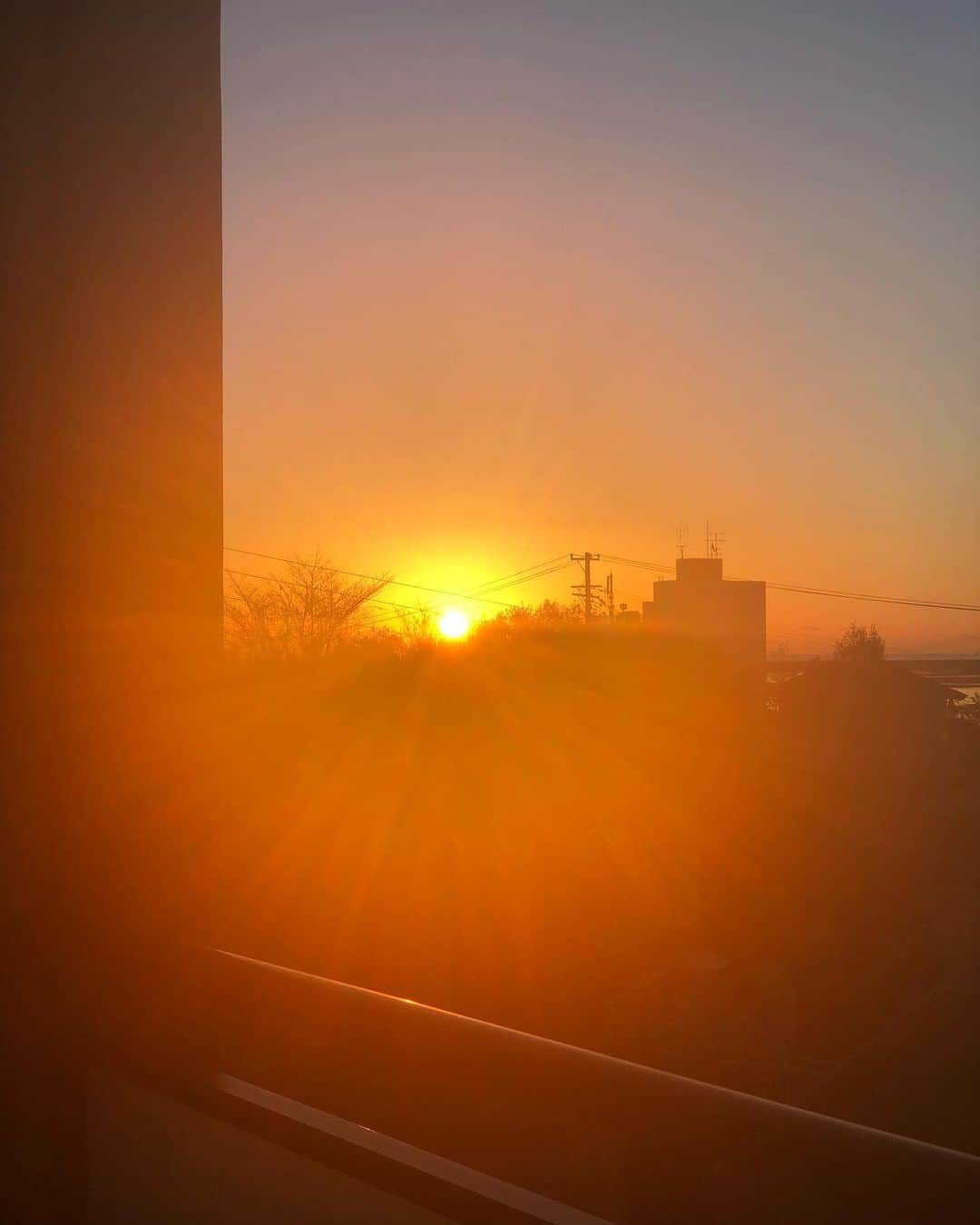 あばれる君のインスタグラム：「福島県のご来光お納め下さい。皆様にとって最高の日曜日になりますことを。」