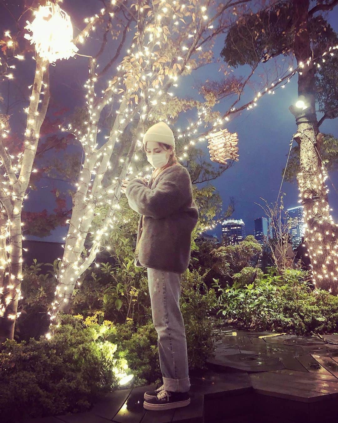 ななえ（キラキラ関係）さんのインスタグラム写真 - (ななえ（キラキラ関係）Instagram)「なな散歩🚶🏻‍♀️  #12月1日 #真冬になった瞬間の渋谷を徘徊 #厄年は何しても厄年」12月6日 7時38分 - nanchan0601