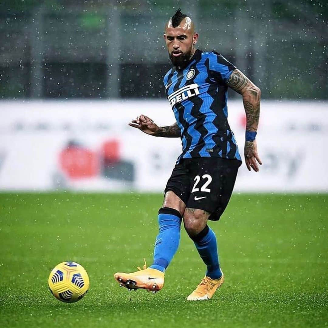 アルトゥーロ・ビダルさんのインスタグラム写真 - (アルトゥーロ・ビダルInstagram)「+3 💪🏽🔥👑👍🏽 @inter 🖤💙 Continuiamo a lavorare ogni giorno di più per raggiungere i nostri obiettivi !!! 💪🏽💪🏽💪🏽😉🔥🔥🔥」12月6日 7時44分 - kingarturo23oficial