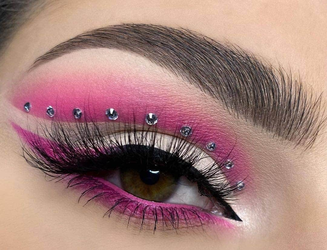 NYX Cosmeticsさんのインスタグラム写真 - (NYX CosmeticsInstagram)「Everything about @mua_barborapohankova's cut crease is #flawless! 💖 She uses our Epic Wear Liner Stick in 'Pink Spirit' + Ultimate Edit Petite Shadow Palette in 'Brights' + Matte Liquid Liner to get the look ✨ • #icedathome #nyxcosmetics #nyxprofessionalmakeup #crueltyfreebeauty」12月6日 8時28分 - nyxcosmetics