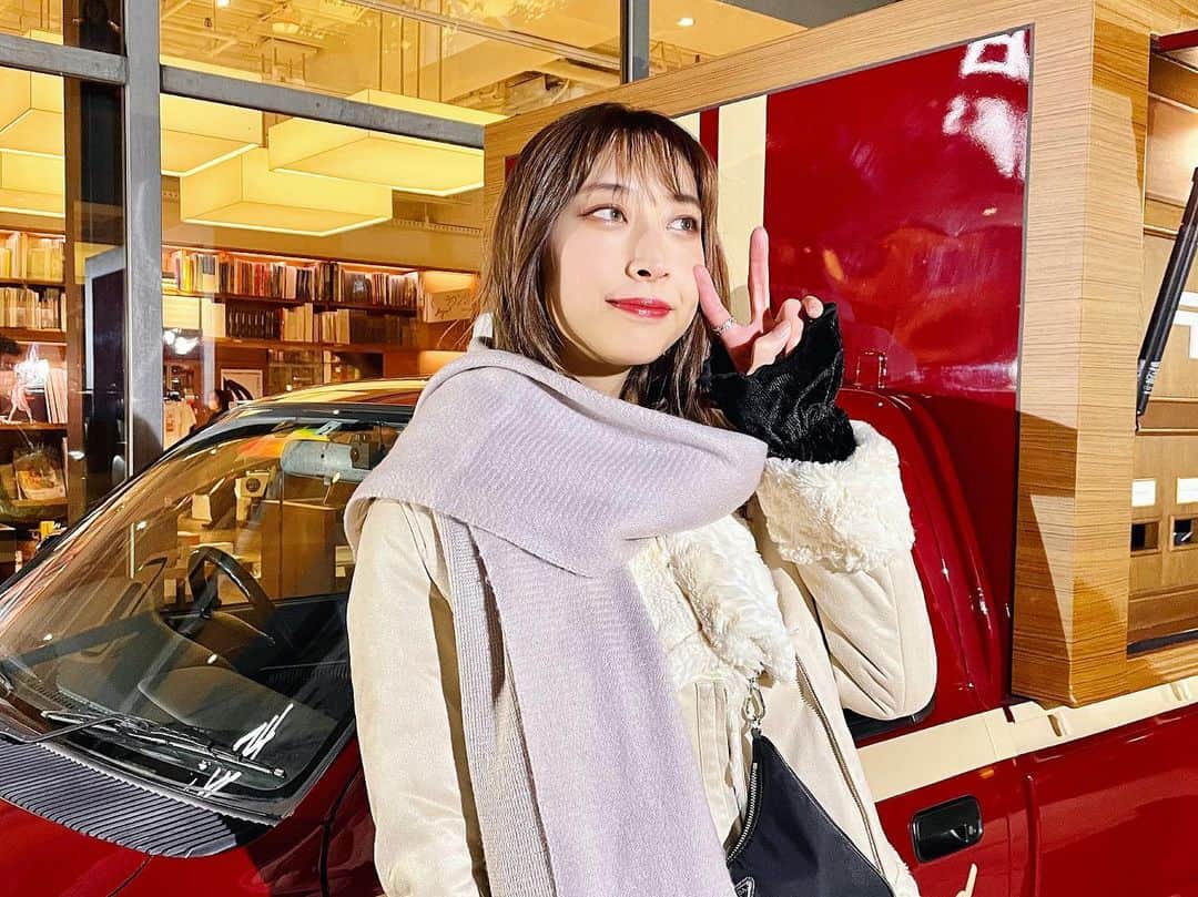 瀬名ひなのさんのインスタグラム写真 - (瀬名ひなのInstagram)「無料でポストカード作り📮❤️ たまたまTSUTAYAの前を通りかかったら素敵なイベントやってたから参加してみた✌️ 撮った写真がすぐポストカードになるのすごい🥰 わたしは家族に送ったよ〜！！  12/19・20の二日間も開催するらしい〜！！  #letterfrom代官山 #日本郵便 #代官山蔦屋書店」12月6日 19時21分 - hinan0n
