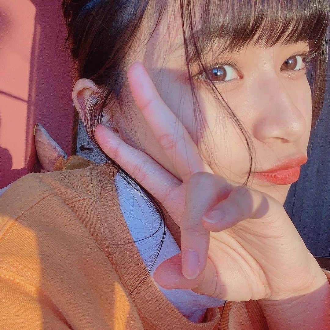 杉山緋那のインスタグラム：「クリスマスコフレ買ってみたい( ˙࿁˙ )ᐝ 可愛いコスメ憧れるなぁ」