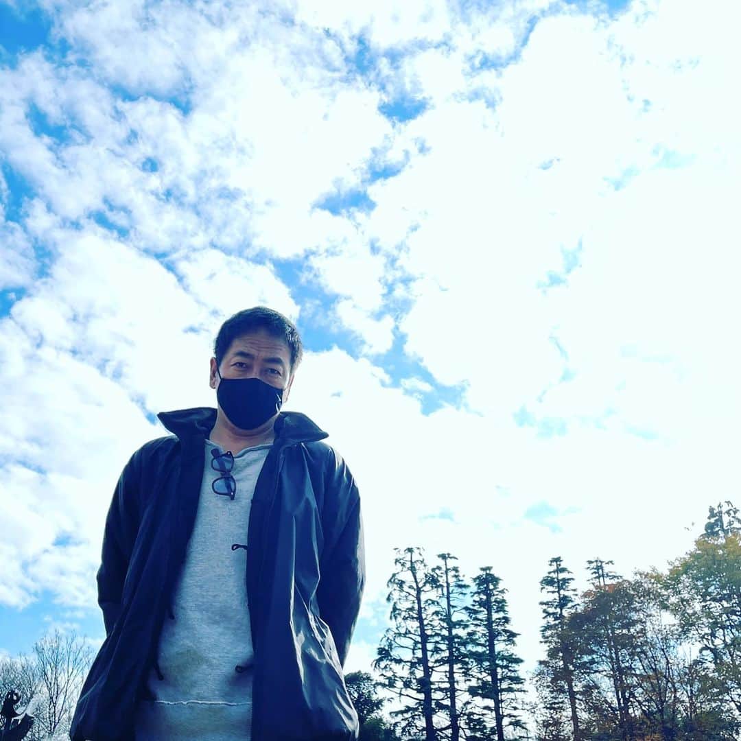 月に吠える。のインスタグラム：「なんとなく 髪切ったのだった。」