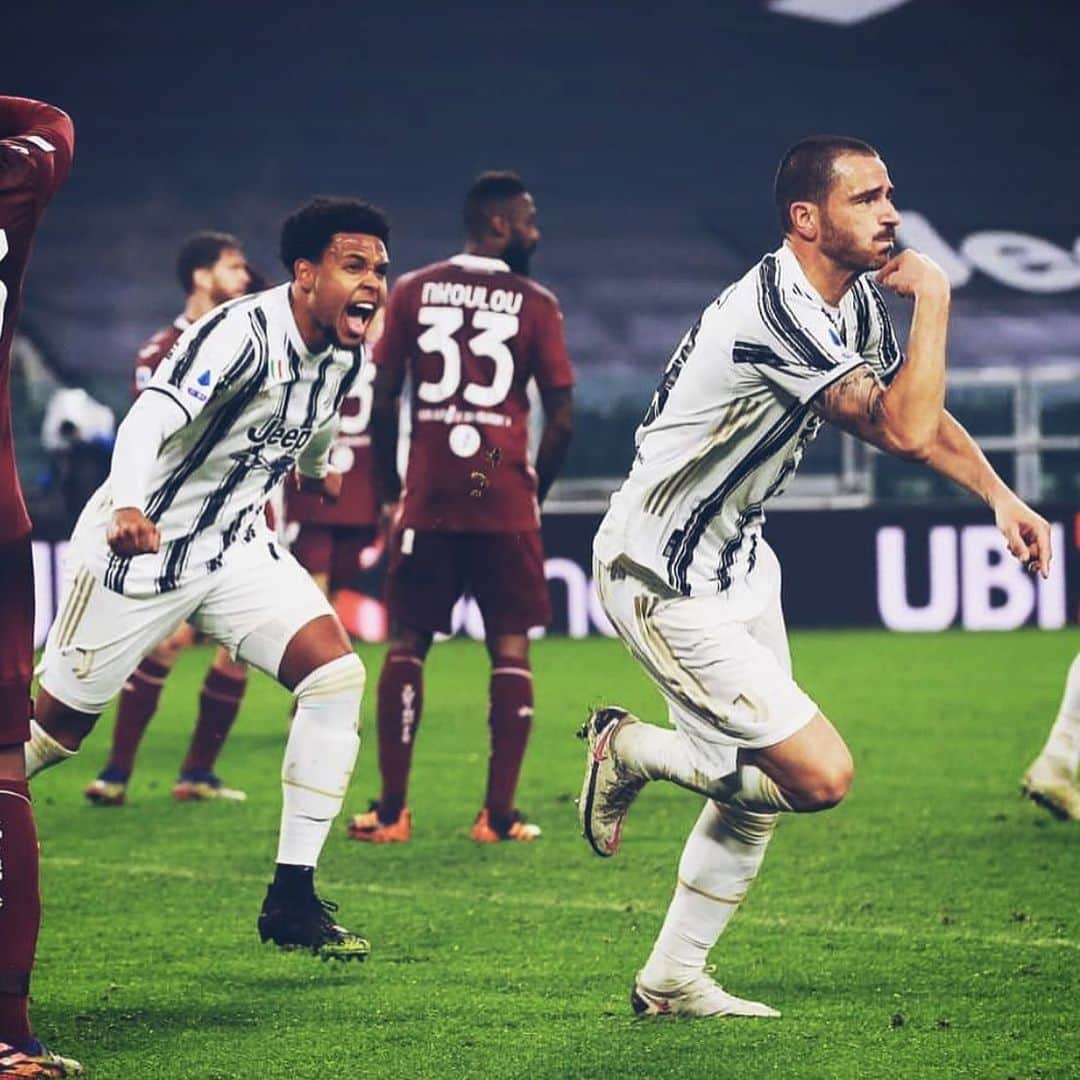 ポール・ポグバさんのインスタグラム写真 - (ポール・ポグバInstagram)「Derby vibes 💦✈️  #Juve #Bonucci #Mckennie #Pirlo」12月6日 18時32分 - juvefanpage