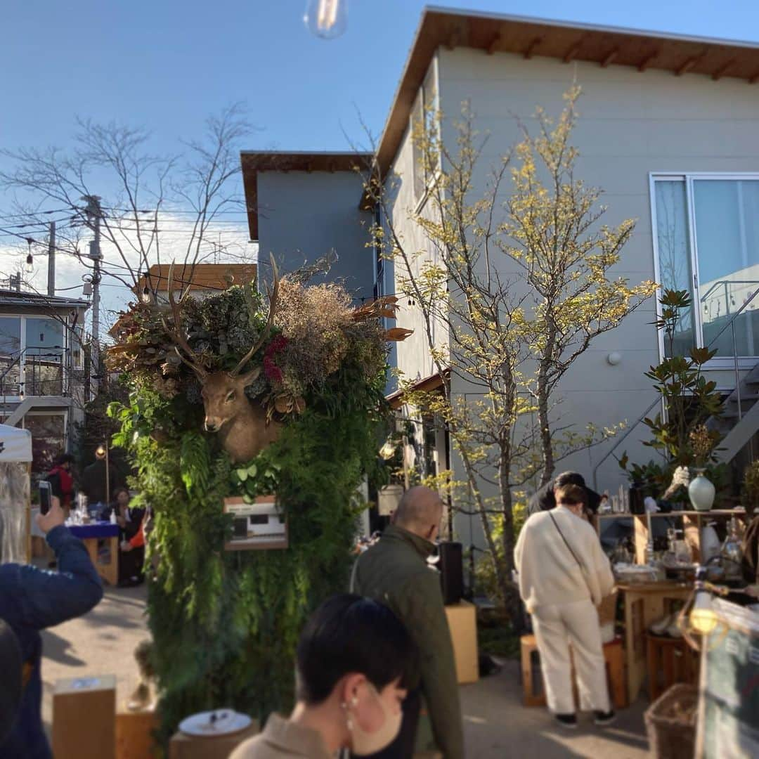 田井弘子さんのインスタグラム写真 - (田井弘子Instagram)「☀️  最高のフリマ日和☆でしたね！  司会でお世話になっていた #べアーズテーブル の仲間と、思い出と新たな未来が詰まったキラキラのイベントでした！  皆さん元気そうで、嬉しかった^_^  まだ、夜もやってます！  #ボーナストラック下北沢  普段行かない下北沢の新開発地域！ 常設スペースも時間を忘れてゆっくり出来る素敵な空間でしたよ☆  絶対また行こ。」12月6日 18時32分 - hirokotai