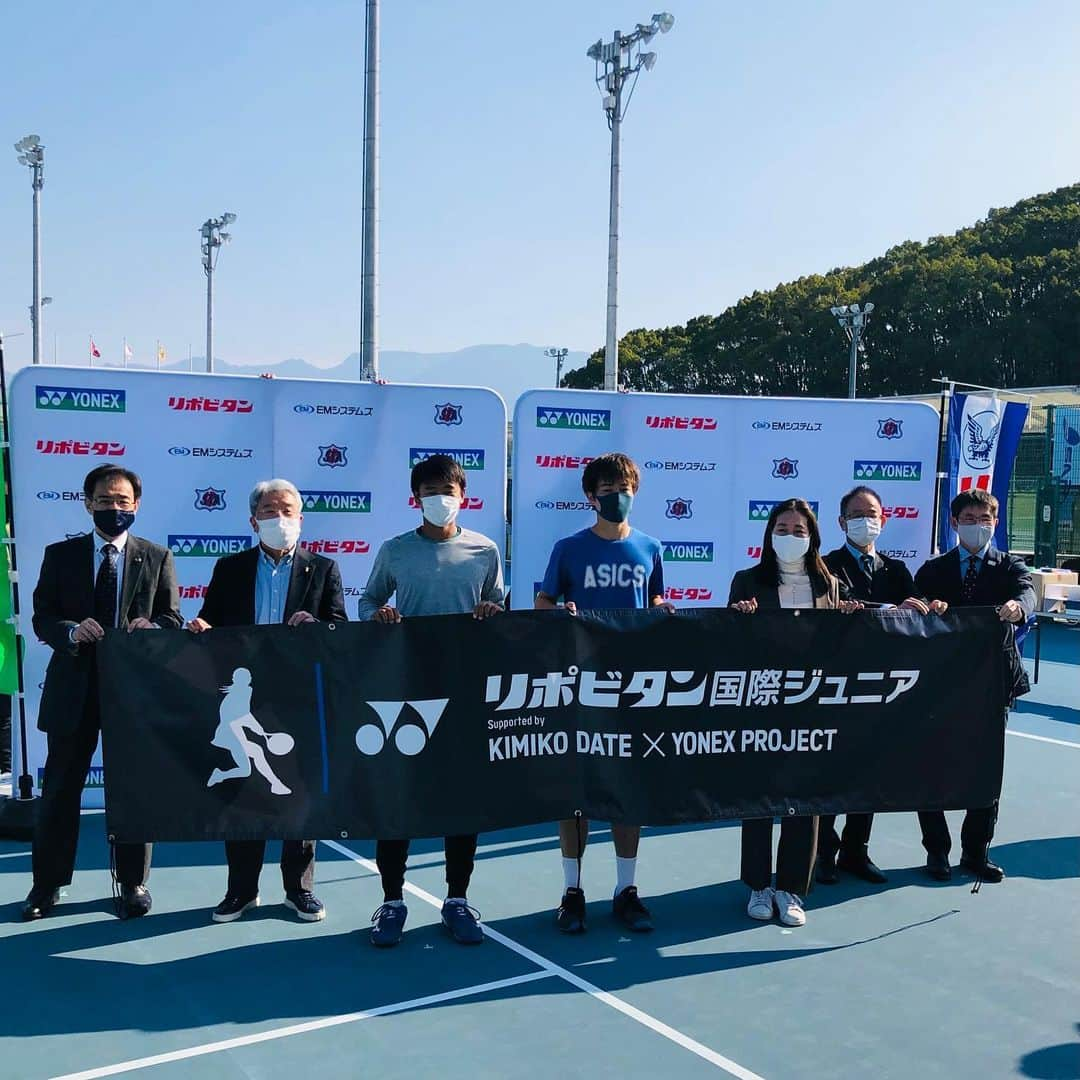 伊達公子さんのインスタグラム写真 - (伊達公子Instagram)「リポビタン国際ジュニア Presents  KIMIKO DATE×YONEX PROJECT シングルス決勝 Projectの奥脇りのんちゃんは準優勝でした。  #伊達公子 #kimikodate  #テニス  #テニスプレイヤー #tennis  #tennisplayer #ゼネラルプロデューサー #itfジュニア国際大会 #itfjuniortennistournamnet #愛媛 #松山市 #リポビタン国際ジュニア #大正製薬 #リポビタン #emsystems #ヨネックス #yonexproject #yonex #yonexjapan #kimikodate×yonexproject #伊達公子×yonexproject」12月6日 19時04分 - kimiko.date