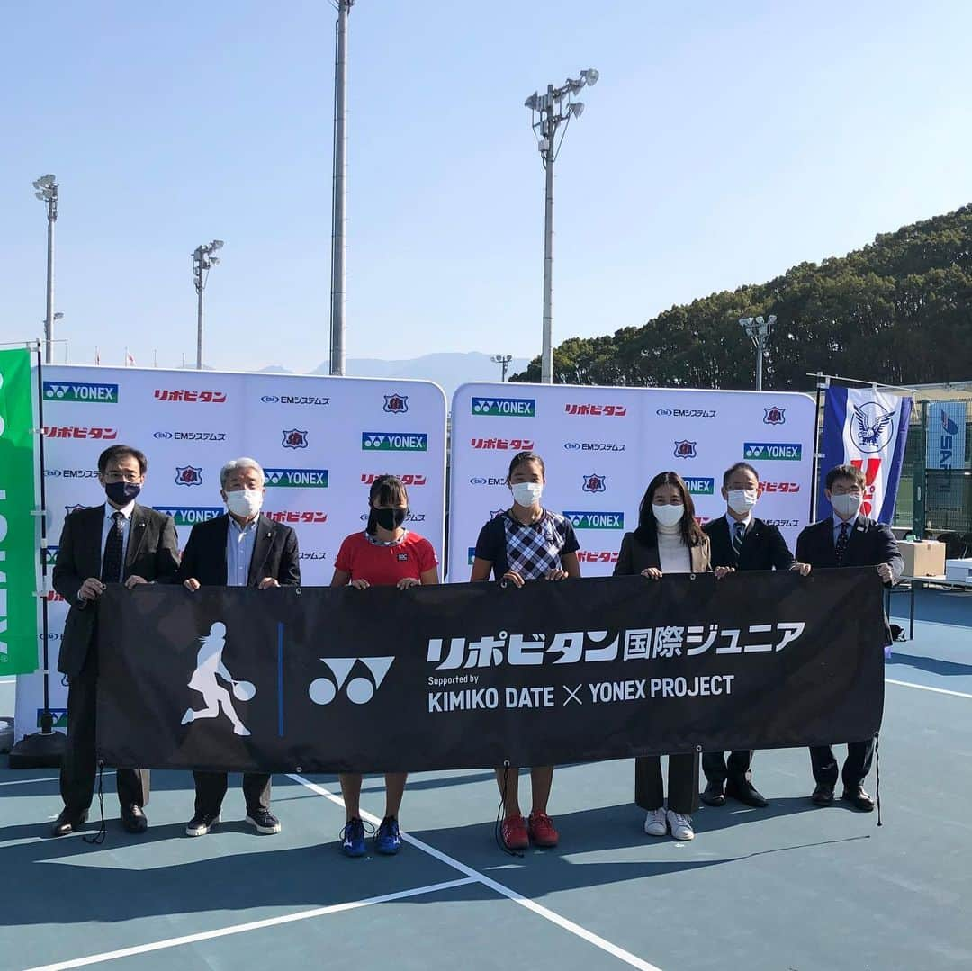 伊達公子さんのインスタグラム写真 - (伊達公子Instagram)「リポビタン国際ジュニア Presents  KIMIKO DATE×YONEX PROJECT ダブルス決勝  #伊達公子 #kimikodate  #テニス  #テニスプレイヤー #tennis  #tennisplayer #ゼネラルプロデューサー #itfジュニア国際大会 #itfjuniortennistournamnet #愛媛 #松山市 #リポビタン国際ジュニア #大正製薬 #リポビタン #emsystems #ヨネックス #yonexproject #yonex #yonexjapan #kimikodate×yonexproject #伊達公子×yonexproject」12月6日 19時05分 - kimiko.date