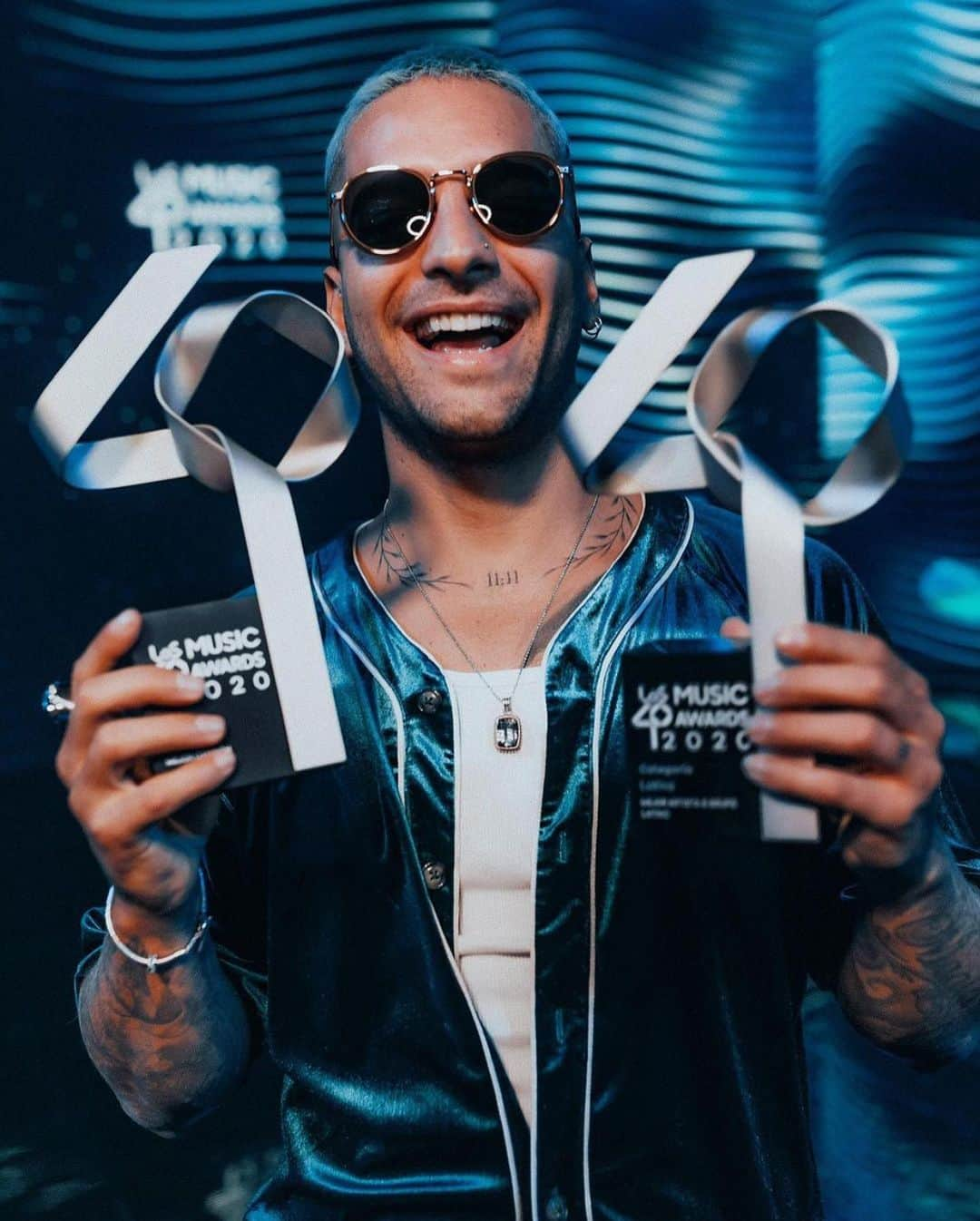 Black Jaguar-White Tiger さんのインスタグラム写真 - (Black Jaguar-White Tiger Instagram)「Best Latin Artist and Hawái won best Latin track. That’s my brother :)  Eso es todo. Arriba Colombia :) #PapiJuancho #Maluma #Colombia @maluma」12月6日 11時06分 - blackjaguarwhitetiger