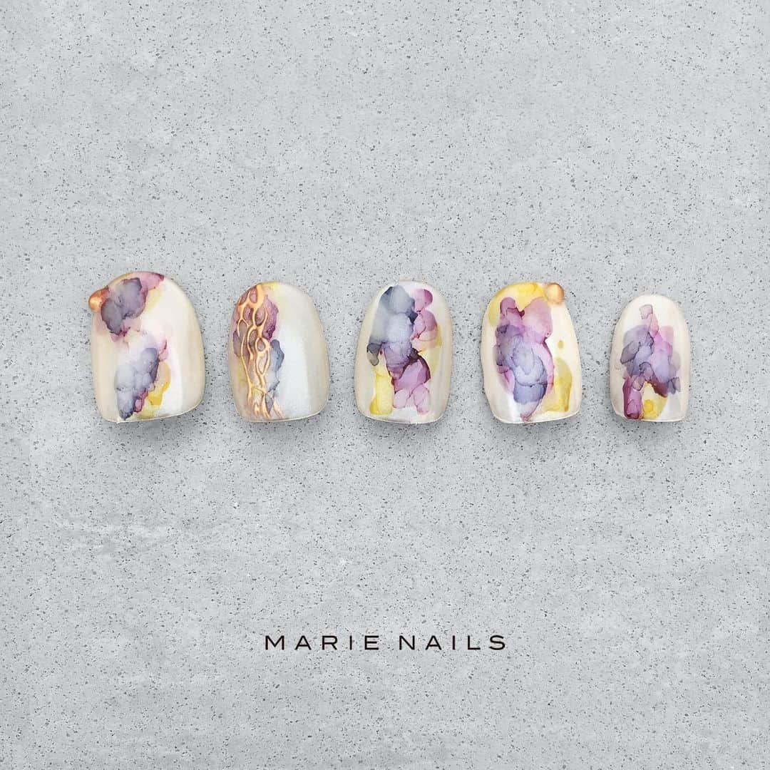 marienails_jpnのインスタグラム：「#nailartist #nailstagram #nailsofinstagram #nailswag #nailpro #nailist #marienails #nail #nails #naildesign #nailart #fashion #trend  #gelnails #instanails #fashionista #fashionlove #nailfie #マリーネイルズ #ネイルデザイン #ネイル #ジェルネイル #ファッション #ネイルサロン #ネイリスト #お洒落さんと繋がりたい #美甲 #ネイルアート #おしゃれ #コーデ」
