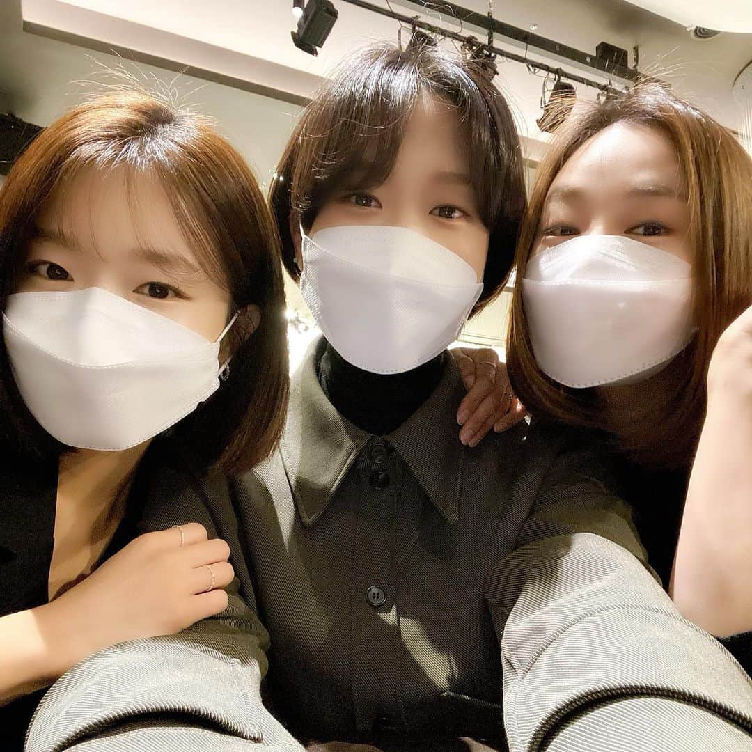 ソ・ウナのインスタグラム：「우리 마스크 속으로 웃고있는거 맞즤? 그치? 추억 하나 추가하기. 너를 사랑해~ 🥳」