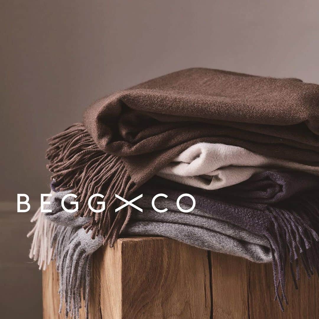 エストネーションさんのインスタグラム写真 - (エストネーションInstagram)「"BEGG & CO" POP UP STORE  12/4 Fri. - 12/25 Fri. 有楽町店 1866年創業、150年以上もの歴史を誇るスコットランドの老舗織物メーカー Begg x Co （ベグ アンド コー）。今季よりブランドロゴが一新され、スコットランドの国旗"X"を模したモダンな印象に生まれ変わりました。ポップアップストアでは新作モデルから定番モデルまで幅広いラインナップを展開いたします。ぜひこの機会に店頭にてご覧ください。 #エストネーション #estnation #beggandco #beggxco @beggxco @estnation_yurakucho」12月6日 11時33分 - estnation_jp