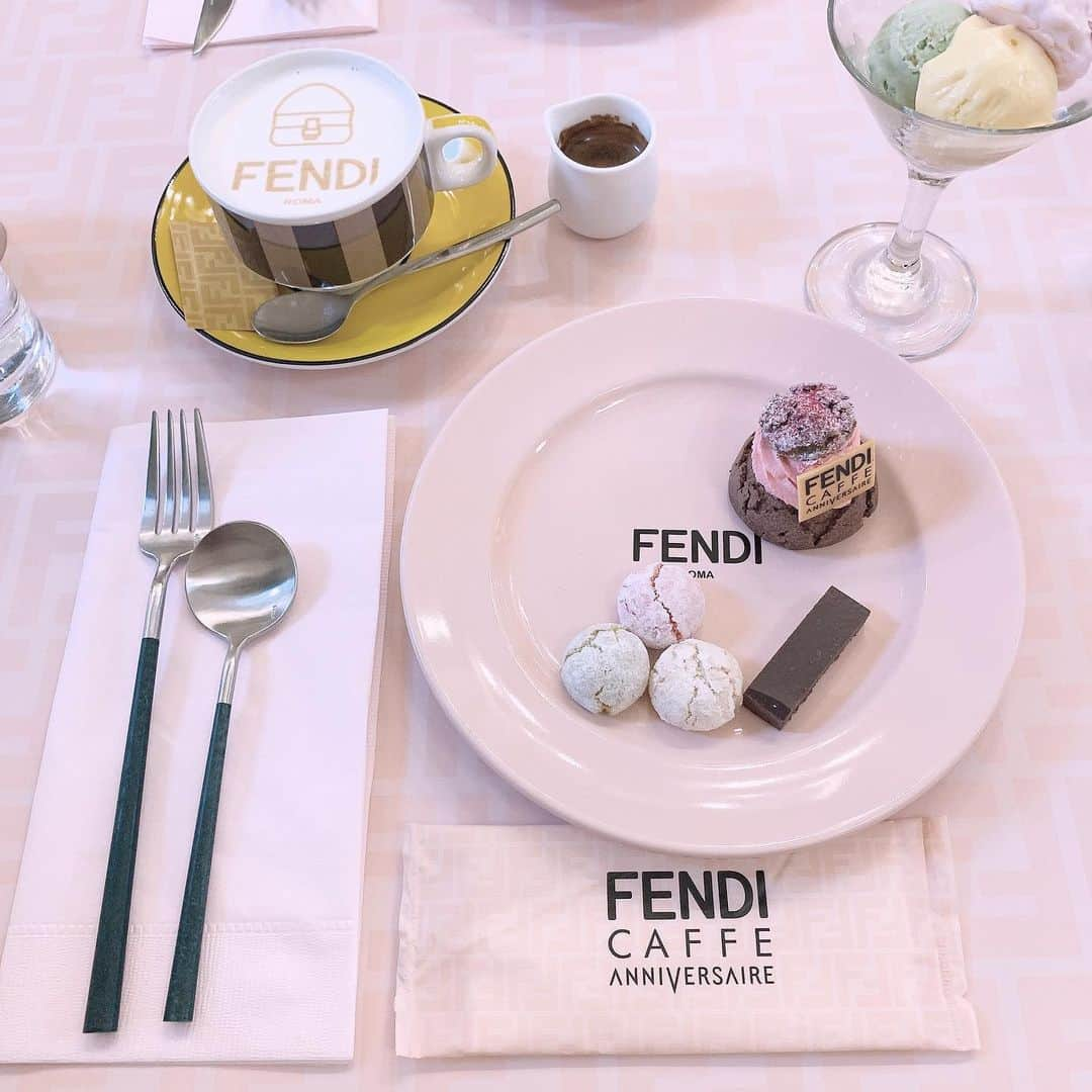 廣澤衣里のインスタグラム：「❤️﻿ *﻿ ﻿ FENDI cafeが可愛いすぎた。。！﻿ 表参道のAnniversaireと﻿ FENDIがコラボしたカフェ。﻿ ﻿ 外観もスイーツも全部可愛いかった。﻿ 12/27までやってるらしいので、ぜひ！﻿ ﻿ #fendicafe #fendi #fendiカフェ #表参道 #表参道カフェ #anniversairecafe #omotesando」