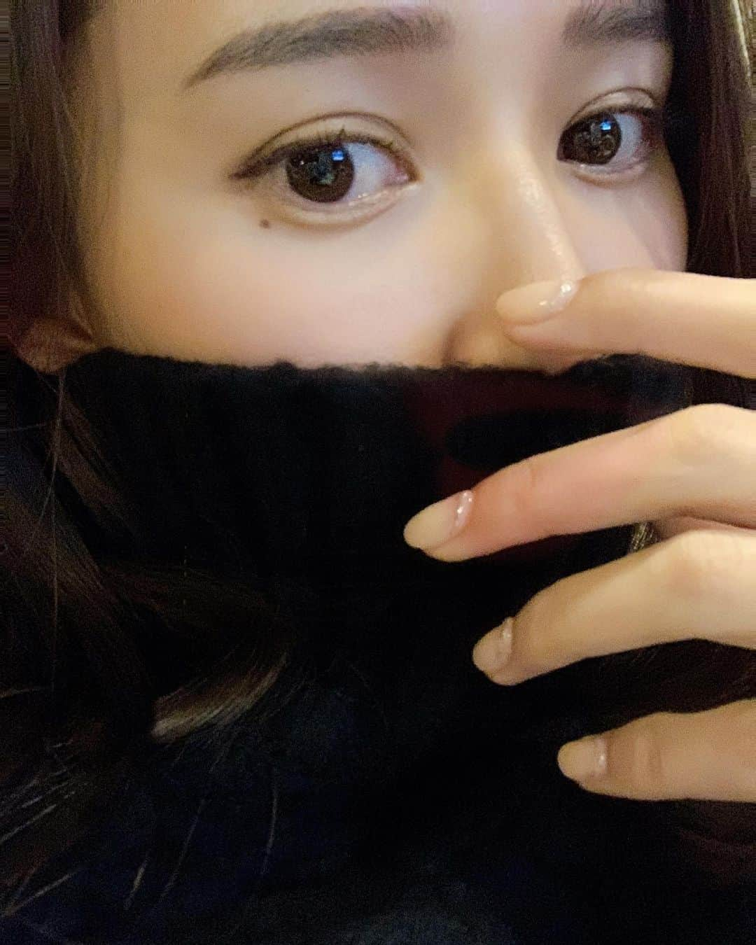 美優さんのインスタグラム写真 - (美優Instagram)「ＮＥＷ　ＮＡＩＬ﻿ ﻿ 珍しくナチュラルベースに﻿ 根元にシルバーで立体のアートを﻿ してもらったよ💅﻿ ﻿ @_emu0205_ が綺麗なベージュネイルしてて﻿ 真似しちゃった😚﻿ ﻿ #nail #lapilie @lapilie_nail @tsubasa_by_dlaw.lapilie」12月6日 11時37分 - miyu11_20