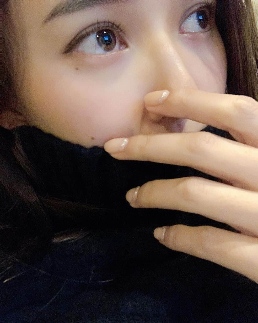 美優さんのインスタグラム写真 - (美優Instagram)「ＮＥＷ　ＮＡＩＬ﻿ ﻿ 珍しくナチュラルベースに﻿ 根元にシルバーで立体のアートを﻿ してもらったよ💅﻿ ﻿ @_emu0205_ が綺麗なベージュネイルしてて﻿ 真似しちゃった😚﻿ ﻿ #nail #lapilie @lapilie_nail @tsubasa_by_dlaw.lapilie」12月6日 11時37分 - miyu11_20