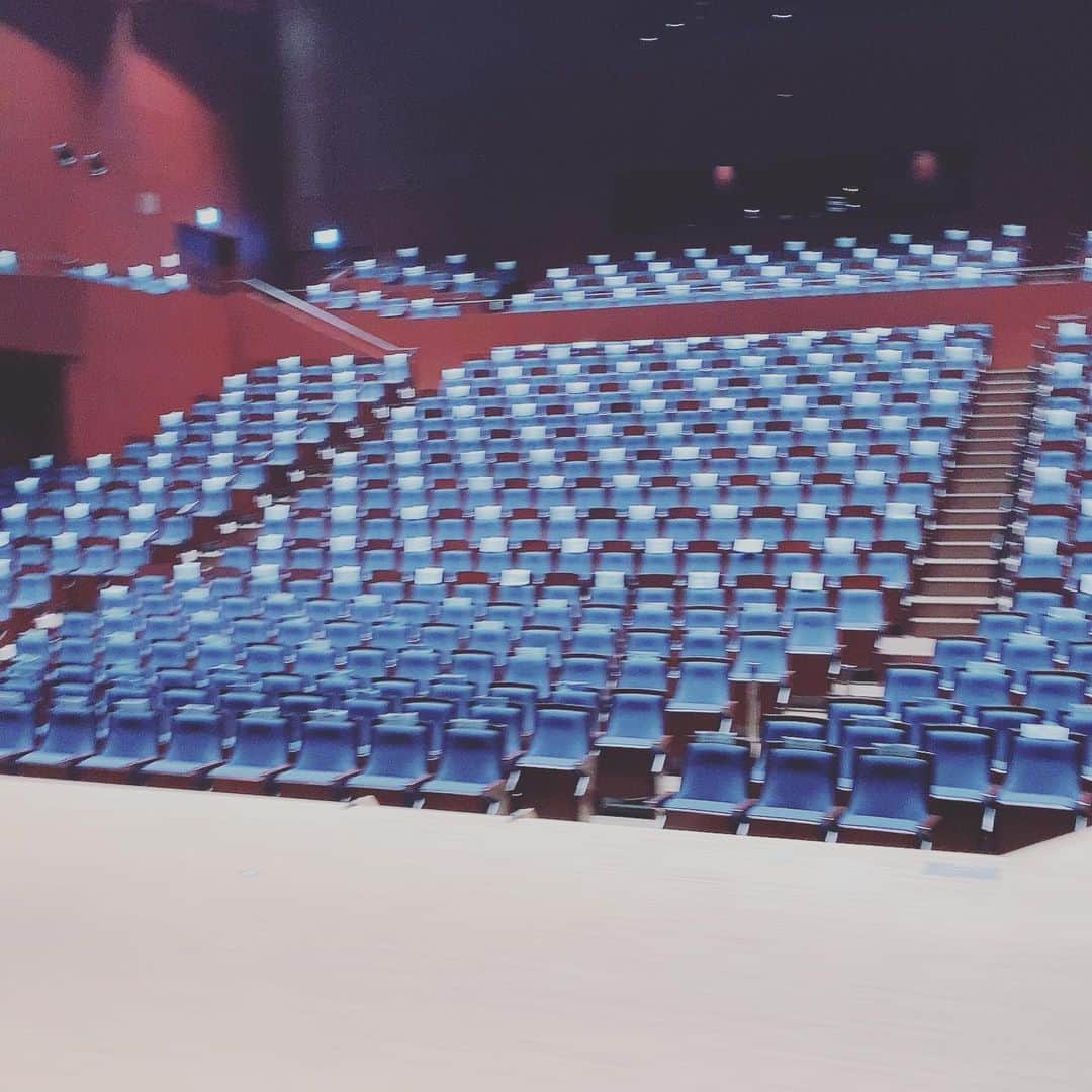 玉城ちはるのインスタグラム：「本日のステージもとても広い！^_^🌸」