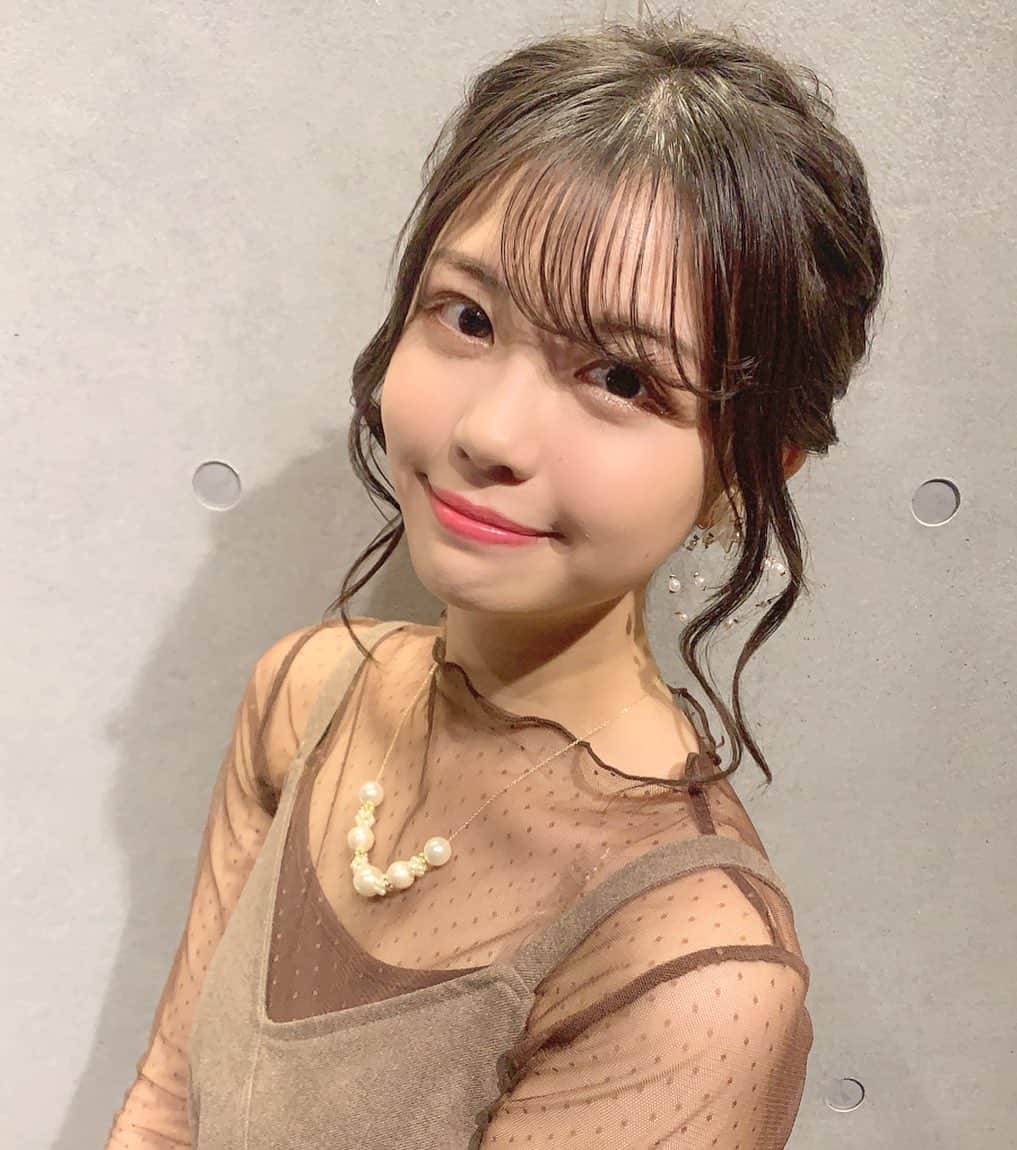 加藤愛梨さんのインスタグラム写真 - (加藤愛梨Instagram)「表彰式が始まりますっ🥺⸜🌷︎⸝‍  衣装は @dazzlin_official 🧸💖  シースルーな抜け感のある ブラウスがすごく可愛い🧚‍♀️❁*·⑅  12:30からSHOWROOM、17LIVEで 視聴可能です♪ 行ってきます◡̈  #フレキャン2020 #dazzling」12月6日 12時14分 - l_ovepear