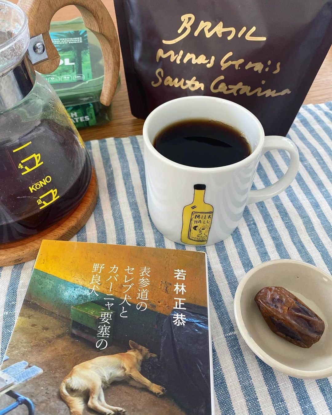クボタマサヒコさんのインスタグラム写真 - (クボタマサヒコInstagram)「やっぱりこの豆が一番好きだなぁ 若林さんの手記が旅情をそそって仕方ない (キューバ行きたい) とミルクホールの新しいマグ  #coffee #coffeeandbooks #book #VivementDimanche #cuba #milkhall」12月6日 12時19分 - kubota_masahiko