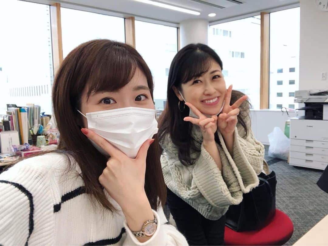 世永聖奈さんのインスタグラム写真 - (世永聖奈Instagram)「👯‍♀️﻿ ﻿ かなせな﻿ ﻿ #HBC #北海道放送 #アナウンサー﻿ #室谷香菜子 #かなさん #席隣 #私の相談窓口﻿ #世永聖奈 #セナスタグラム﻿ ﻿ おしらせ﻿ ﻿ 「Fドッキュン」が年末に特番になります😳﻿ こんなことになるなんて私が一番びっくりです。﻿ ﻿ 詳細は後日発表。ドキドキ。﻿ ﻿ ということで今から札幌ドーム行ってきます。﻿ ﻿ #ブラボーファイターズ #bravoファイターズ﻿ #Fドッキュン #年末 #特番 #ドッキュン﻿ #今年最後の札幌ドーム﻿ ﻿ ﻿」12月6日 12時23分 - hbc_yonagasena