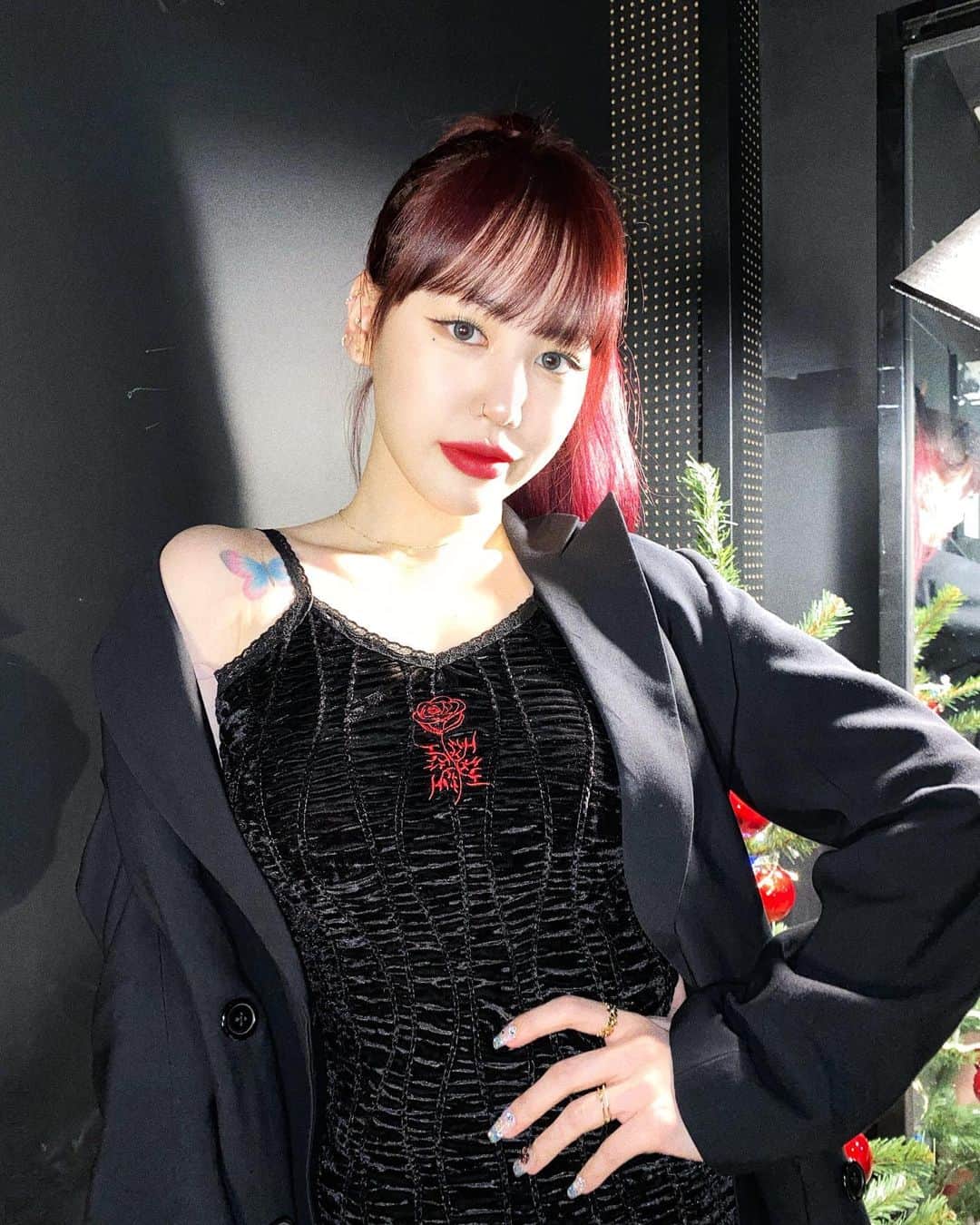 パク・ジミン のインスタグラム：「ROUND 2020 이따봐🖤」