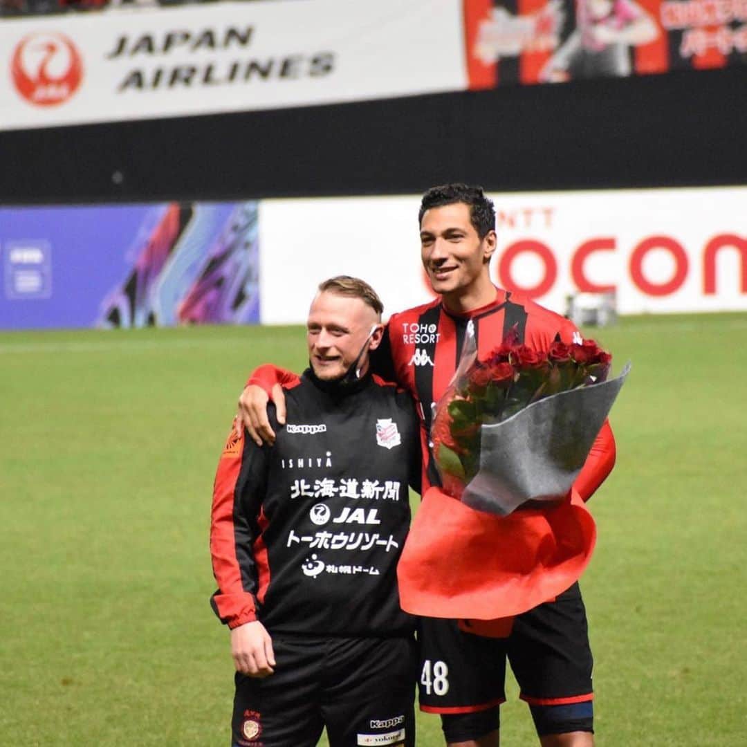 ジェイ・ボスロイドさんのインスタグラム写真 - (ジェイ・ボスロイドInstagram)「Yesterday was a day of mixed emotions, we lost a game we really could have won, our poor defending gifted Cerezo 3 goals, from an attacking point of view we could have scored 1 or 2 more we got into very good positions but it just wasn’t to be!  I was happy that I could score again in the last home game of the season but I’m very disappointed we lost!  Yesterday @naoki_ishikawa02 and Haya decided it was time to retire at the end of the year, they both have had fantastic careers and I am lucky to have met them, they are not just teammates they are my friends now and I will never forget them!  We still have two more away games of the season and we have to focused on getting 6 points, we have a lot to work on this week!  We need to finish the season strong. Next year we have to address our defensive frailties we need to stop conceding stupid goals, if we can do that we will really be contenders. We have to demand more out of each other we need to have higher standards, to me football is life or death it’s not just a game and this is what drives me, yes I can be moody,critical and angry sometimes but that only because I know we can do better and of course I hate loosing. I promise I will be better, age is nothing but a number and many footballers are proving that now like @iamzlatanibrahimovic @iamjermaindefoe and many other players especially in Italy!   I believe in myself and my team!!  #consadole#team#together#win#belief#determination#striveforgreatness#blessed#hardwork#dedication#soccer#football#training#japan#jleague#adidas#adidastokyo」12月6日 12時39分 - jaybothroyd