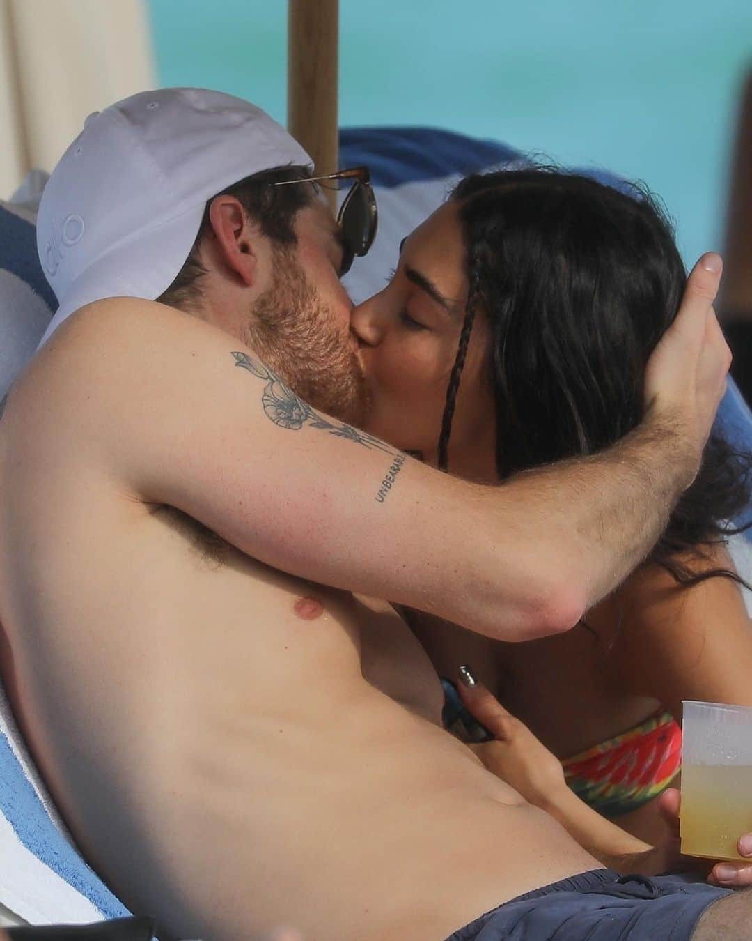 Just Jaredさんのインスタグラム写真 - (Just JaredInstagram)「@thechainsmokers’ @drewtaggart & girlfriend @chanteljeffries bare their hot bods during a day at the beach! #DrewTaggart #ChantelJeffries Photos: Backgrid」12月6日 13時18分 - justjared