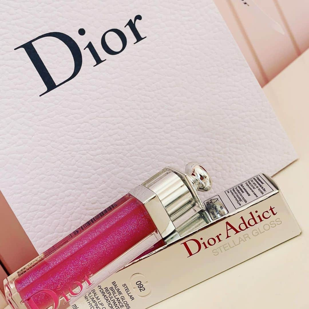 三浦麗のインスタグラム：「@ms.bhut_jolokia_mouko が買ってくれたんだ〜😜#dioraddictstellargloss #dior092  #dior #snowman #ラウール」