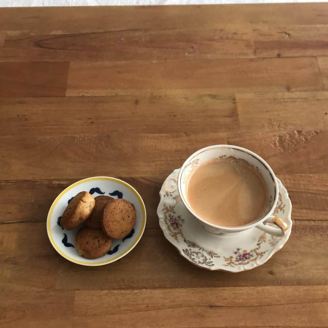 チョン・ソミンさんのインスタグラム写真 - (チョン・ソミンInstagram)「☕️ 🍪 💕」12月6日 13時30分 - jsomin86